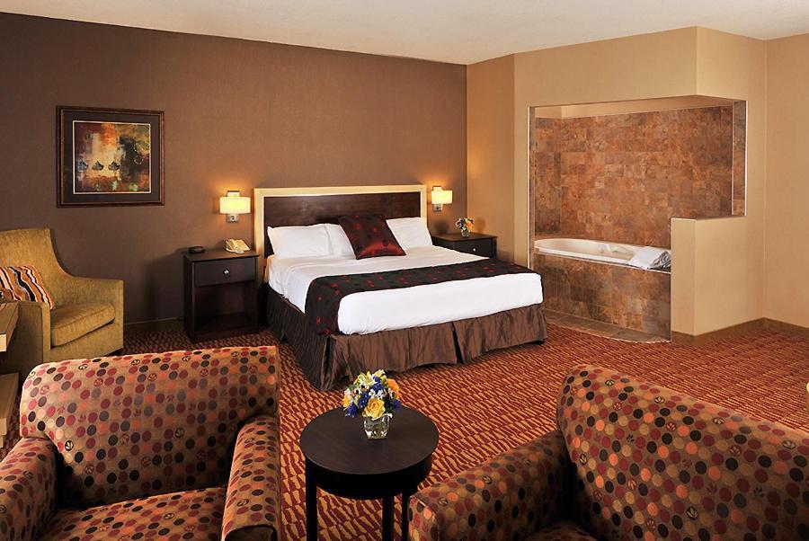 Lakeside Hotel Casino, a Travelodge by Wyndham photo 9