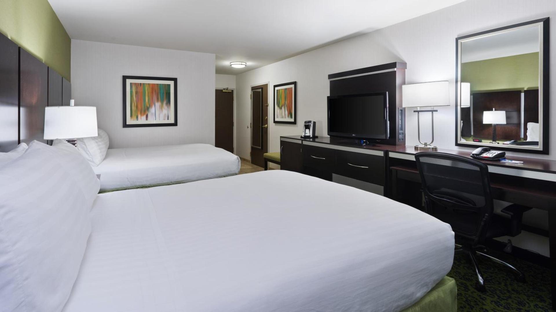 Holiday Inn Express and Suites Stroudsburg-Poconos by IHG photo 3