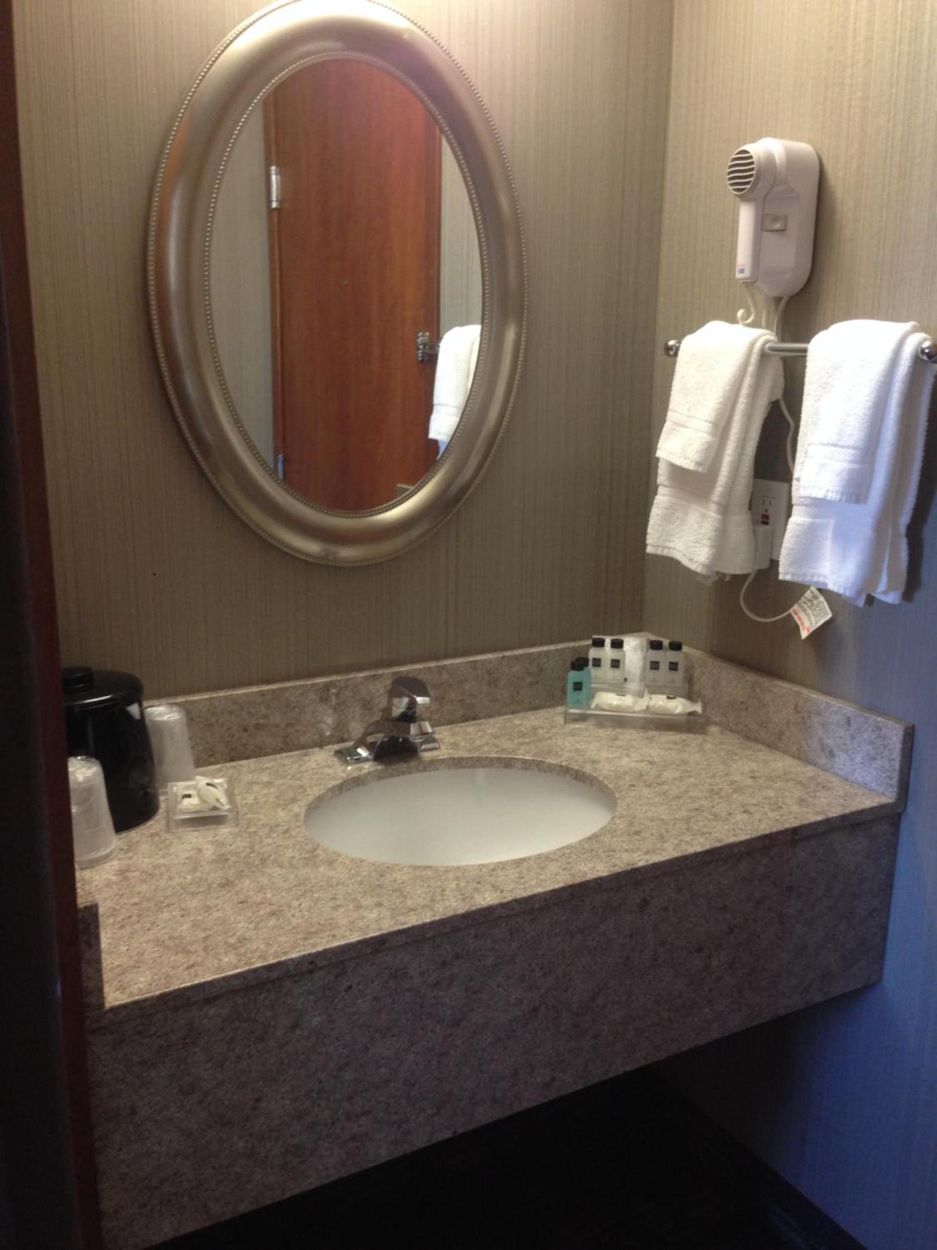 Country Inn & Suites by Radisson, Delta Park North Portland photo 36