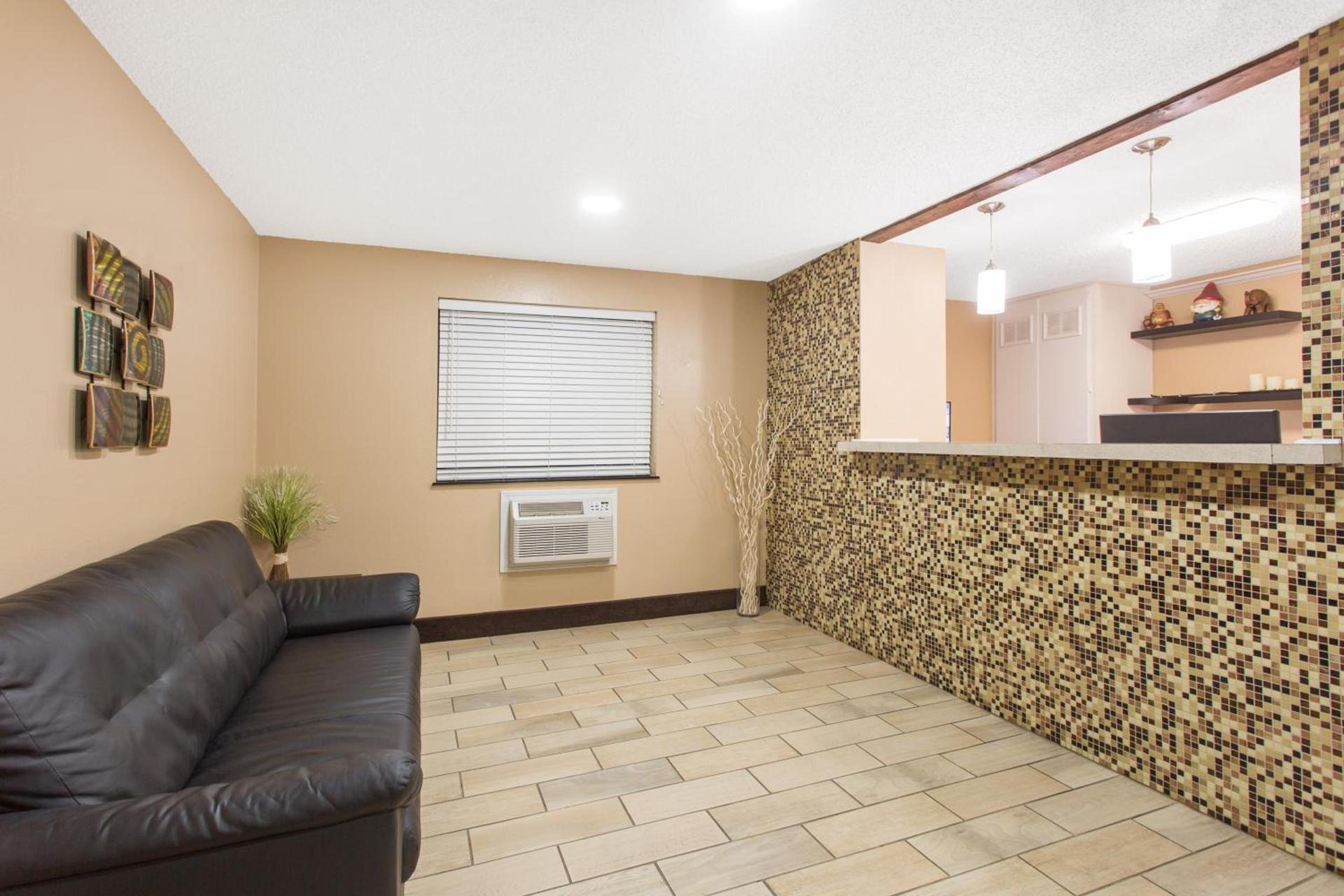 Super 8 by Wyndham Columbus Airport photo 26