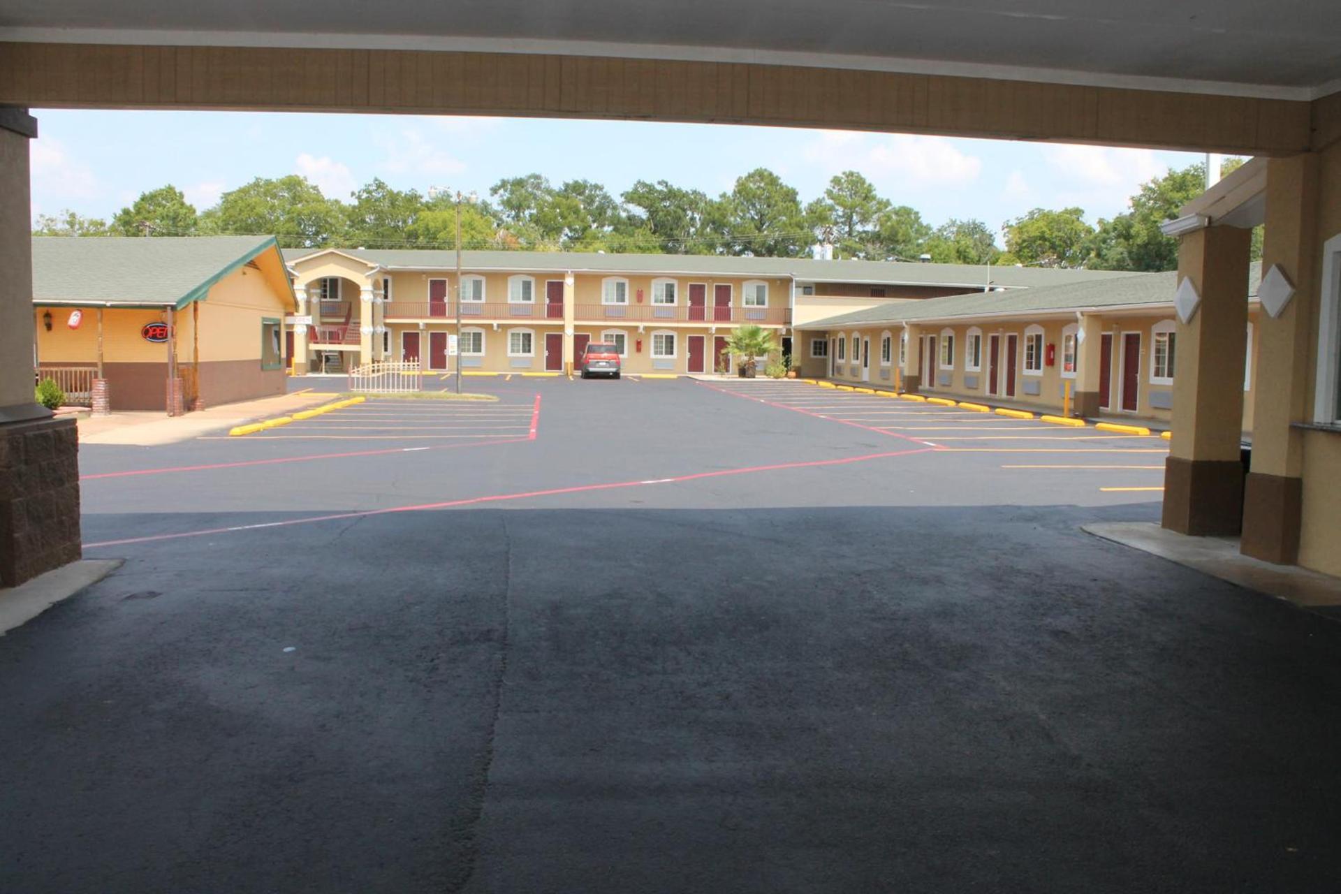 Continental Inn and Suites Nacogdoches TX SFA University Downtown photo 62