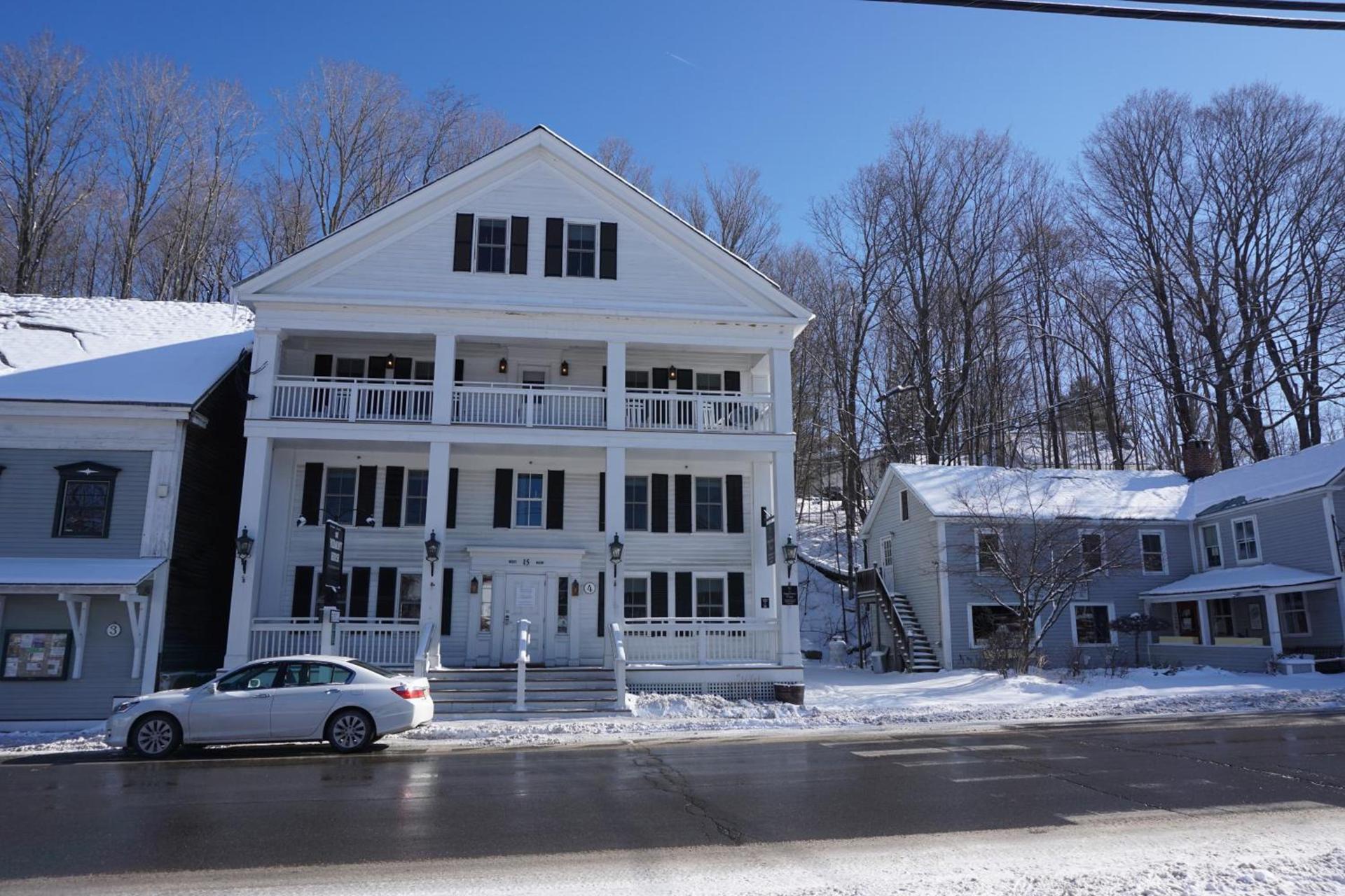The Vermont House photo 4