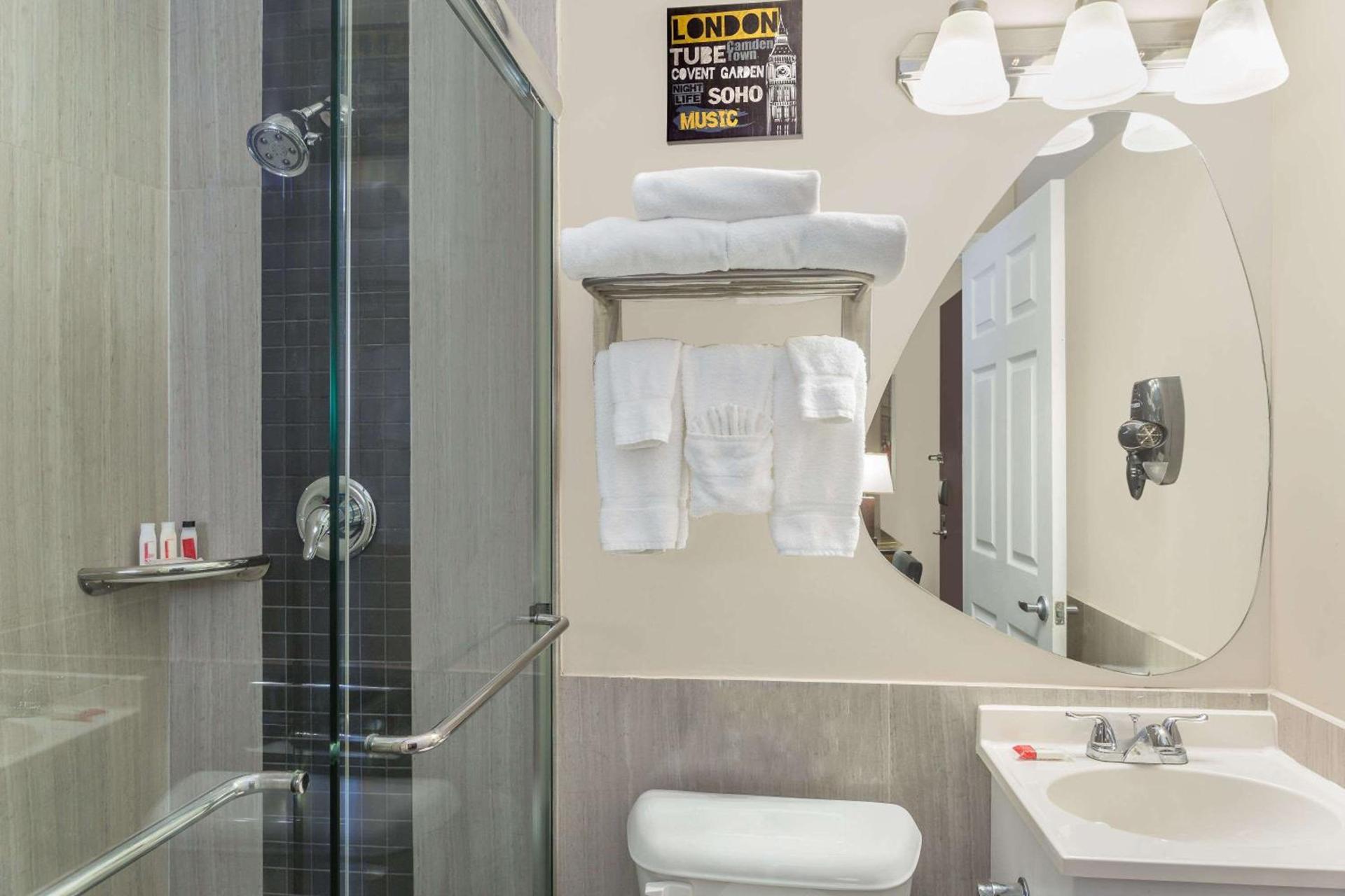 Ramada by Wyndham Miami Springs/Miami International Airport photo 40
