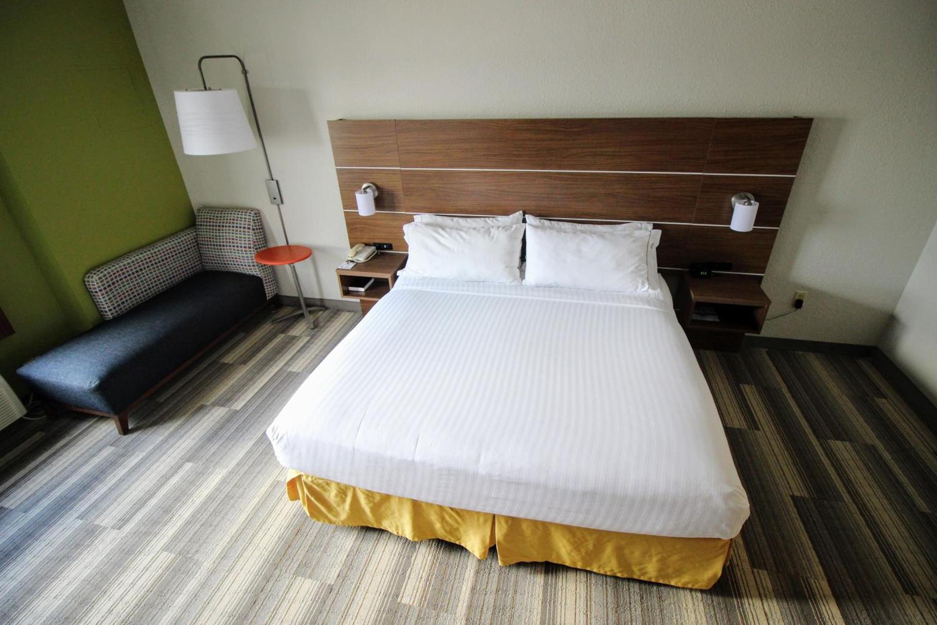 Holiday Inn Express & Suites Houston - Memorial Park Area by IHG photo 8