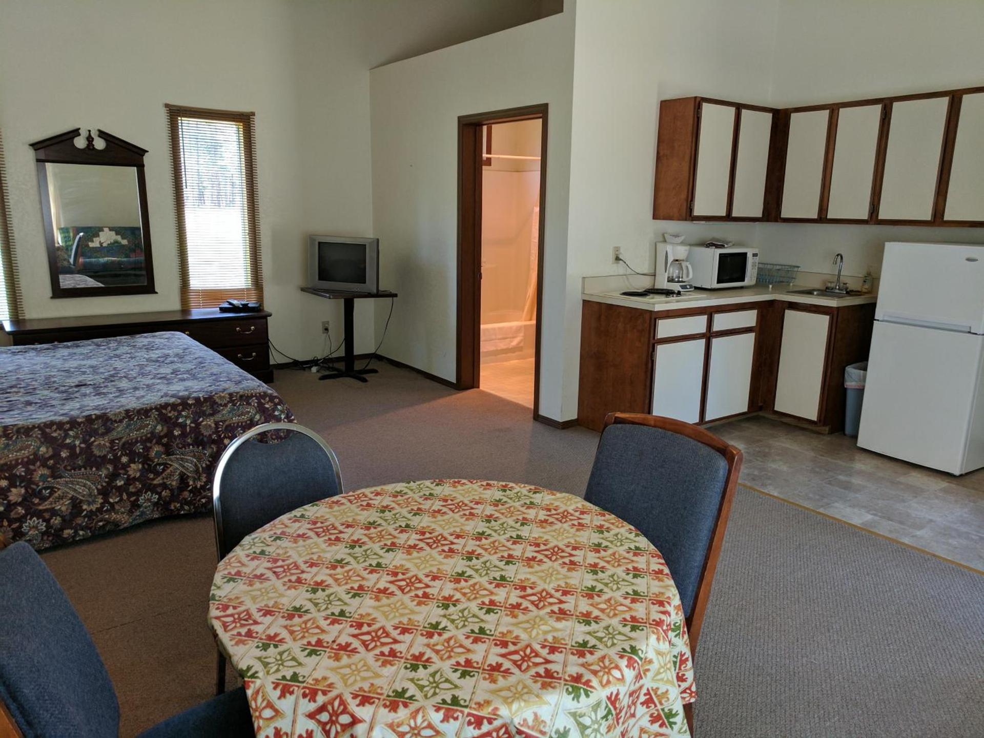 Rock Creek Mercantile & Motel photo 20