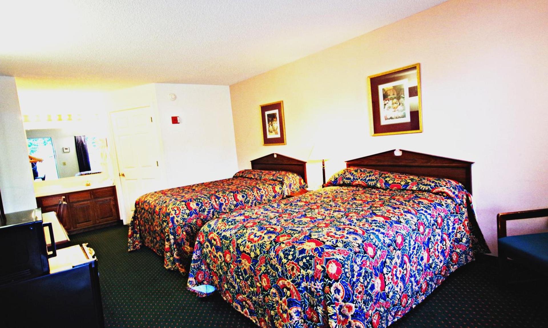 American Motel - Lenoir photo 32