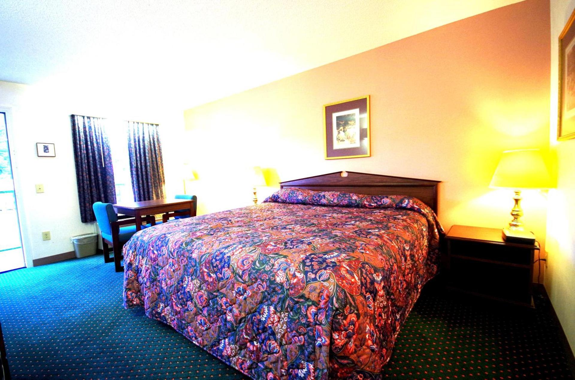 American Motel - Lenoir photo 28