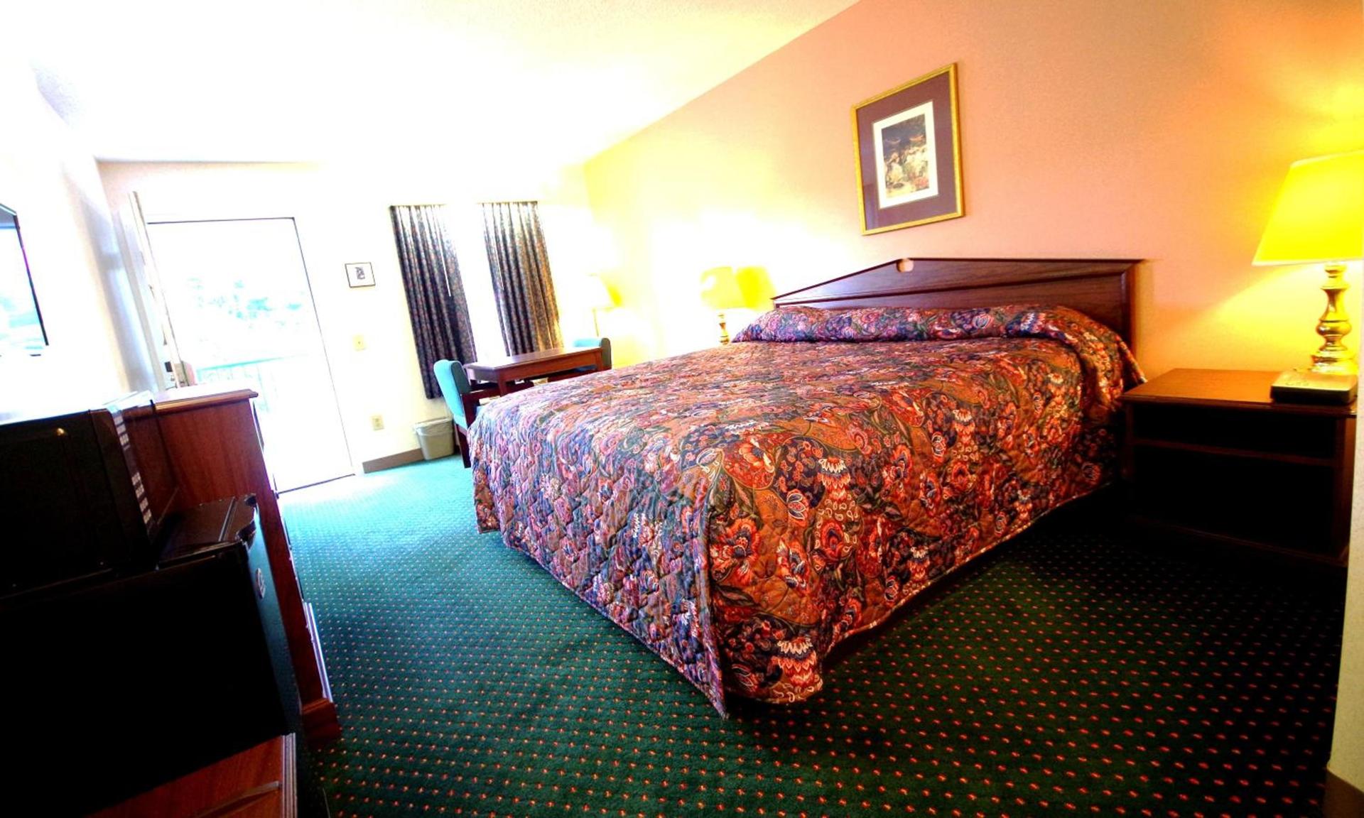 American Motel - Lenoir photo 27