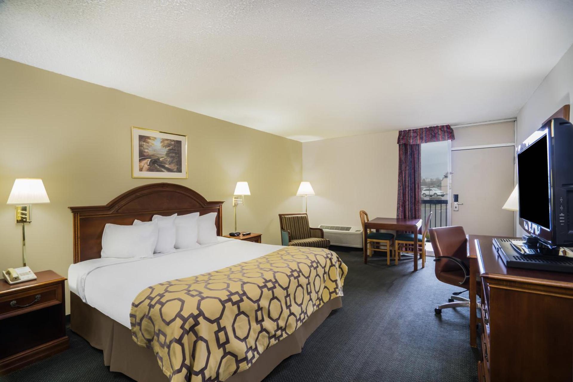 Baymont by Wyndham Johnson City photo 29