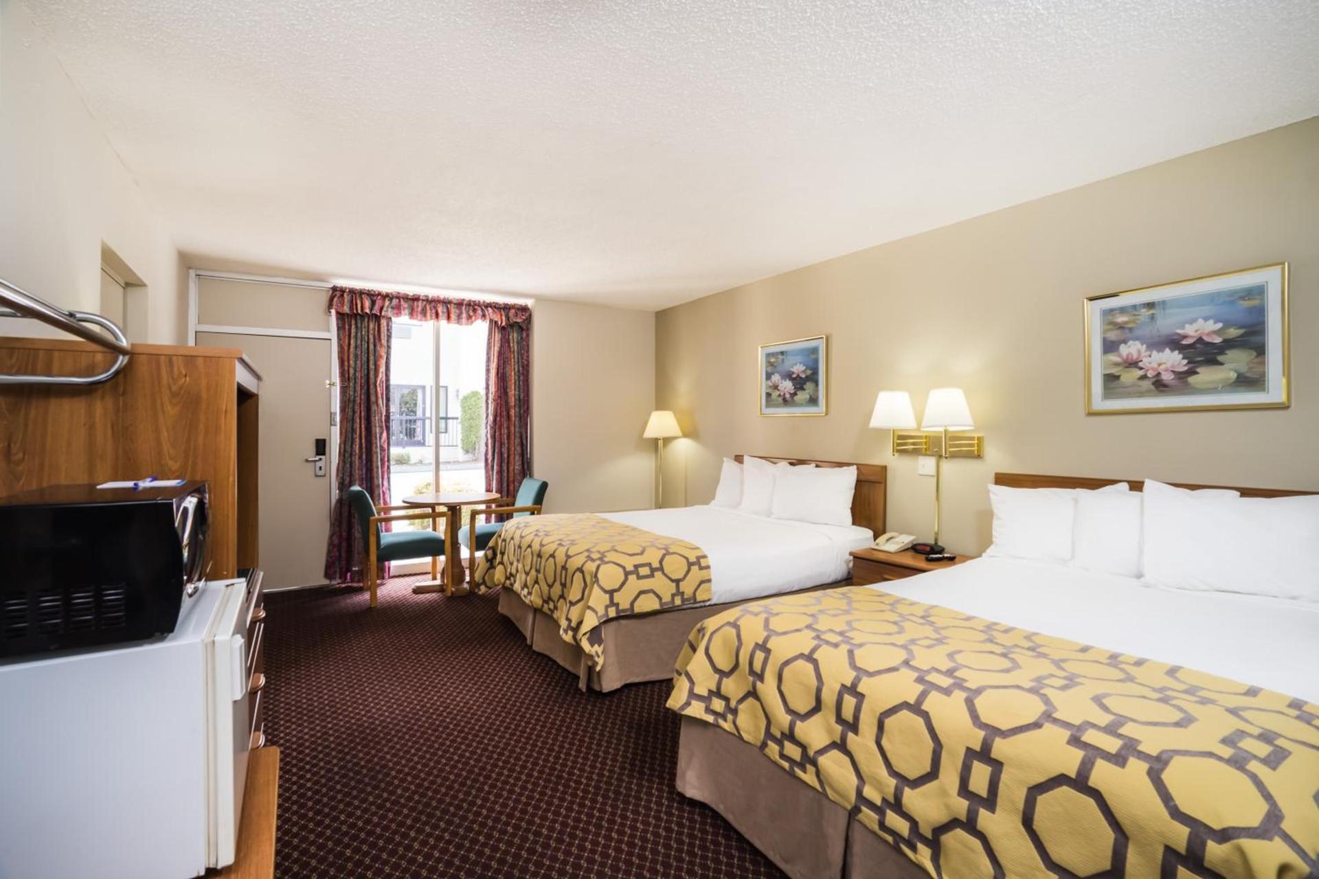 Baymont by Wyndham Johnson City photo 44