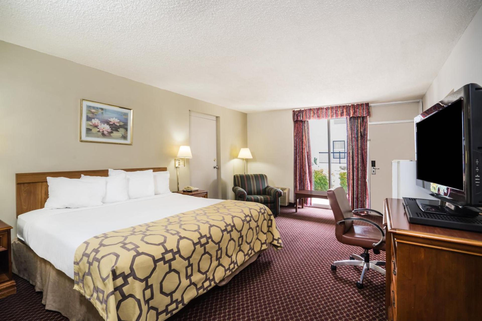 Baymont by Wyndham Johnson City photo 30