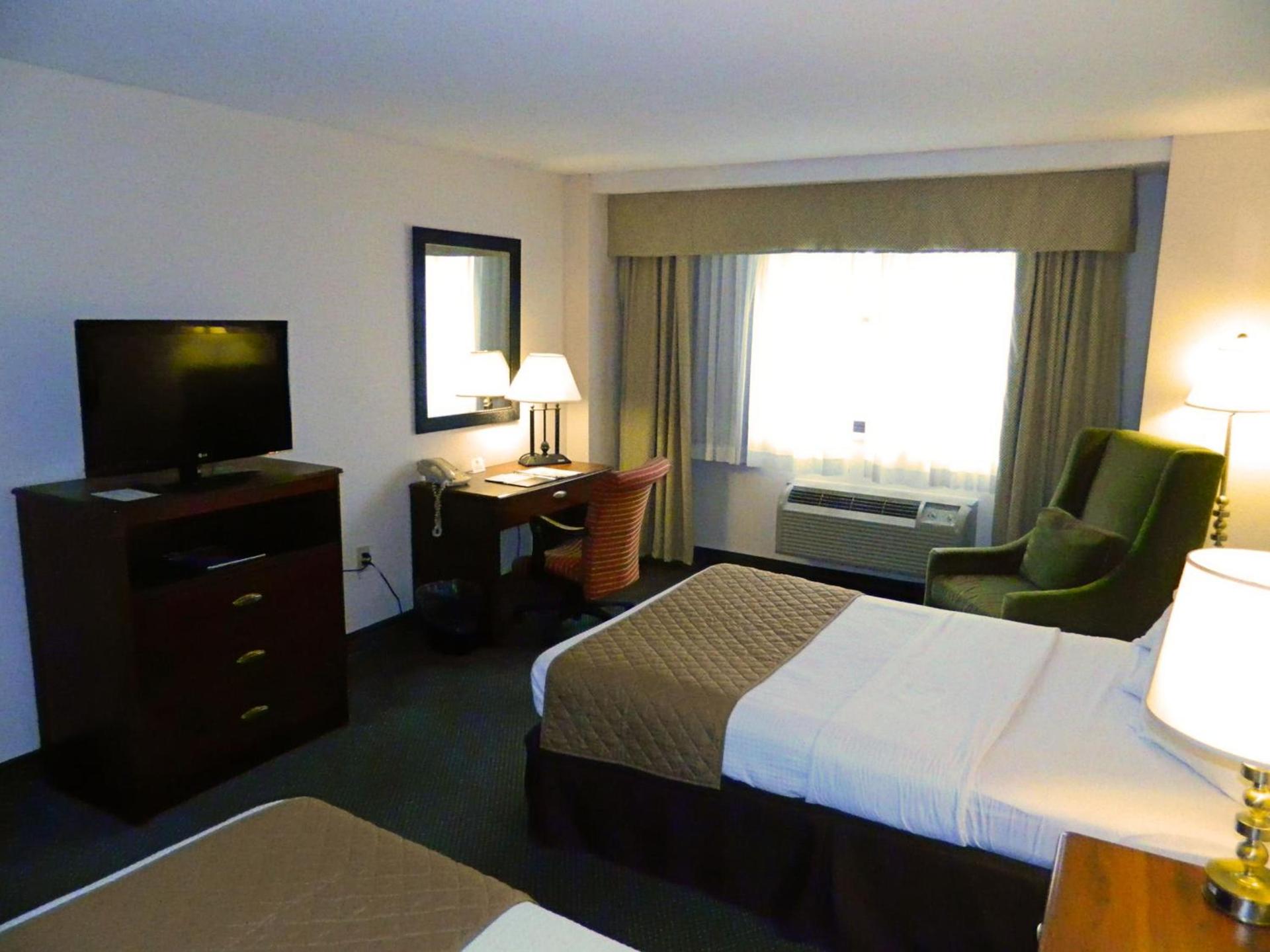 Capital Plaza Hotel photo 23