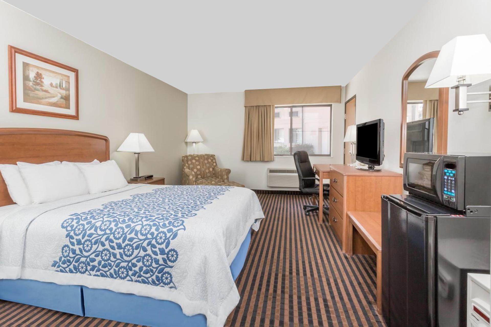 Days Inn by Wyndham Sidney NE photo 23