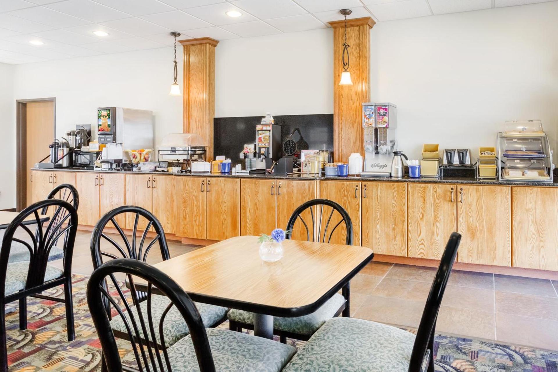 Days Inn by Wyndham Sidney NE photo 18