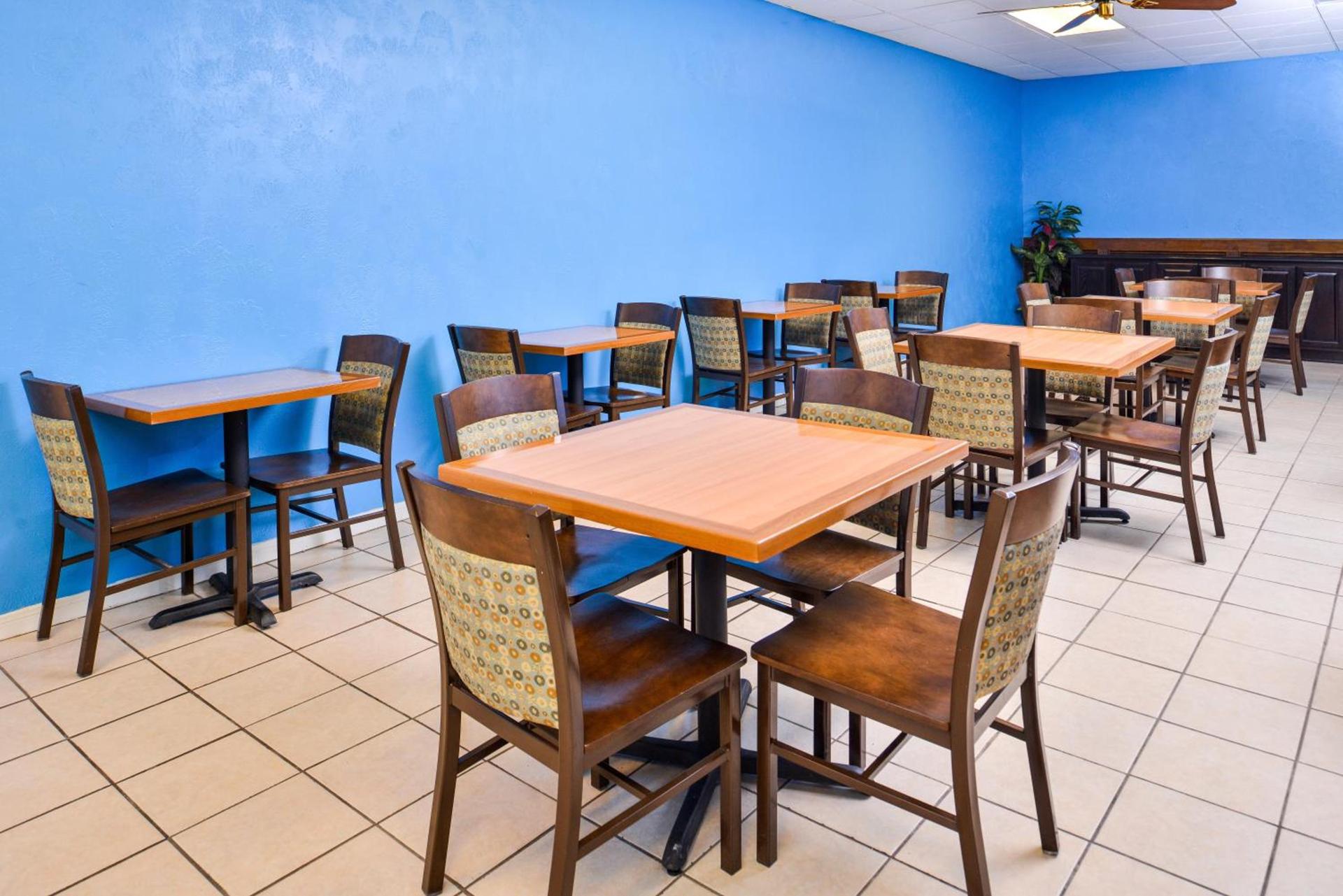 Americas Best Value Inn Clute photo 15
