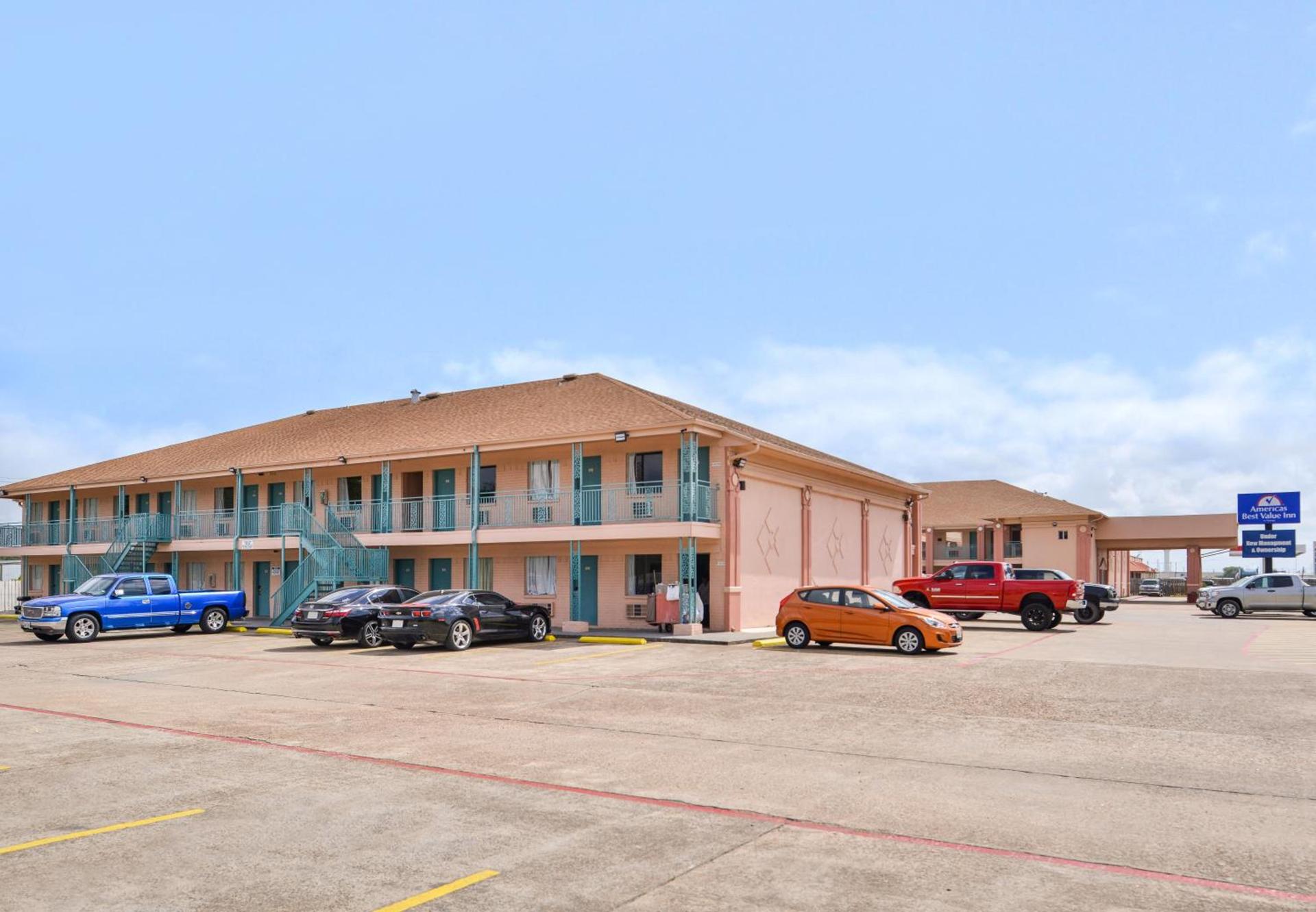 Americas Best Value Inn Clute photo 8