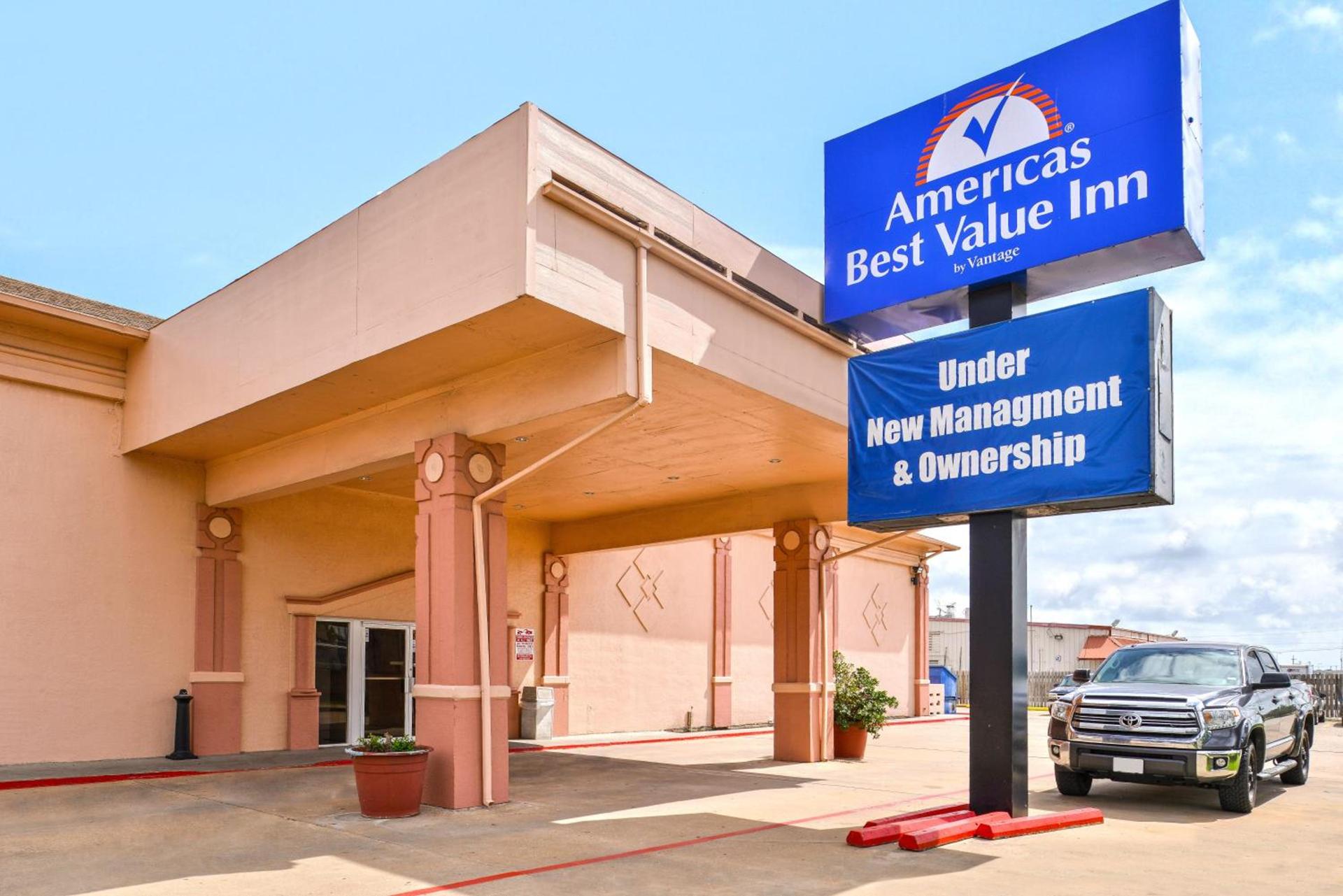 Americas Best Value Inn Clute — hotel in Clute