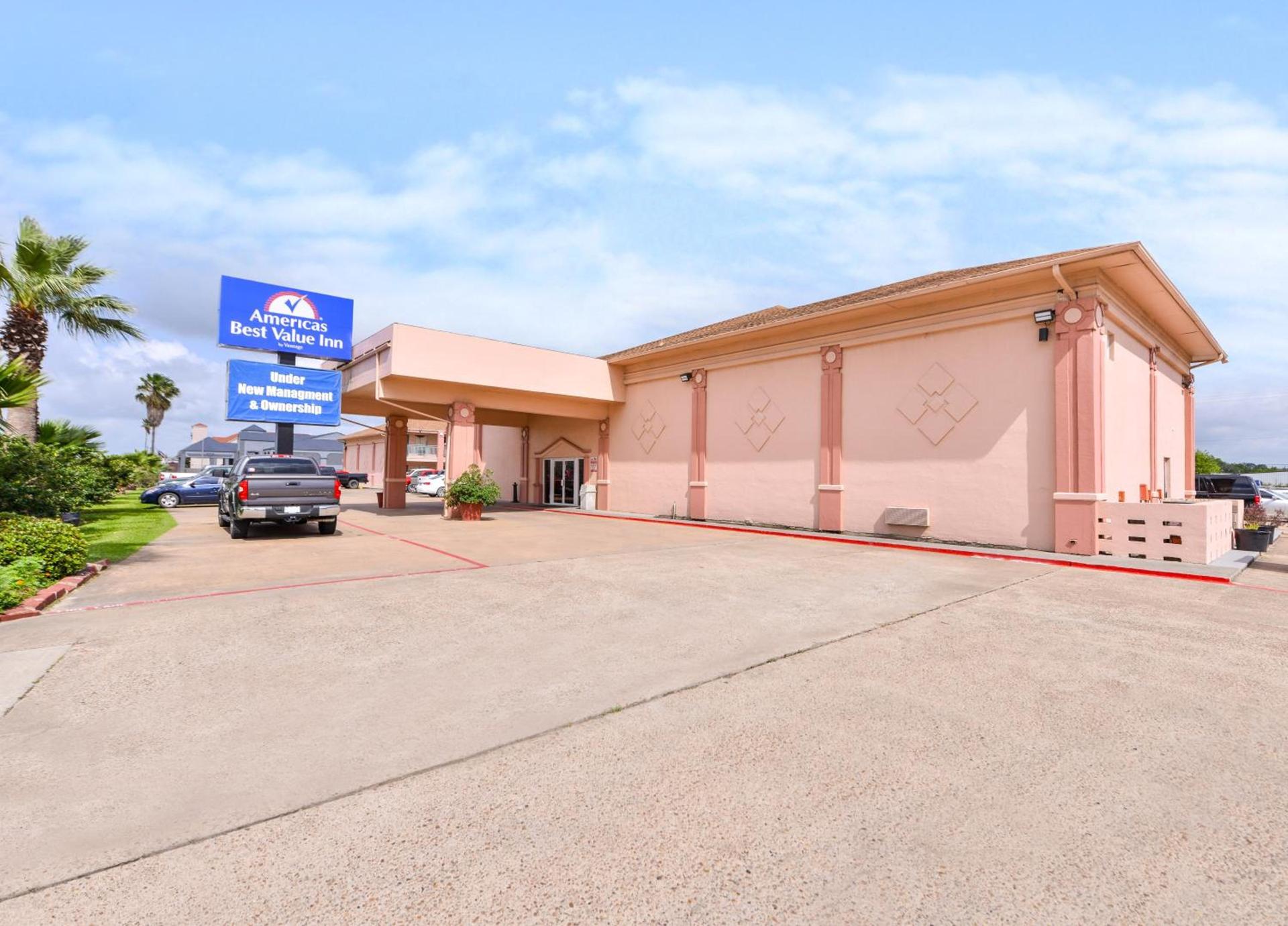 Americas Best Value Inn Clute photo 6