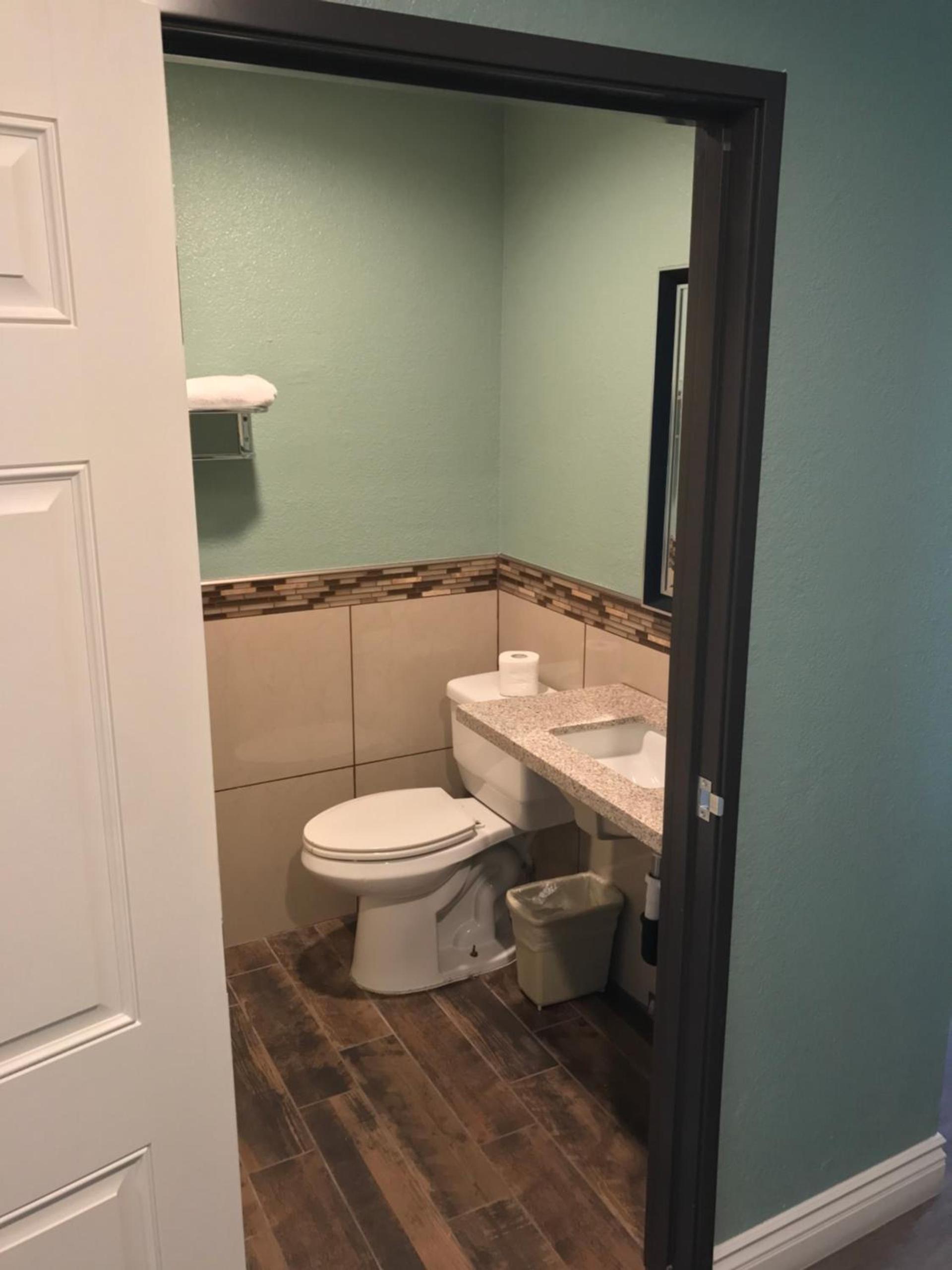 Highland Park Motel photo 10