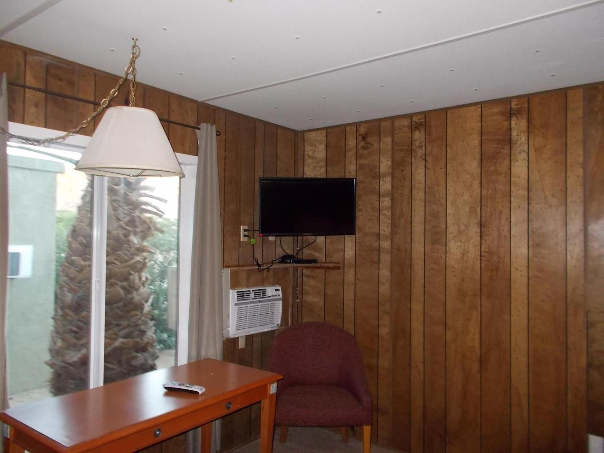 Atomic Inn Beatty Near Death Valley photo 31