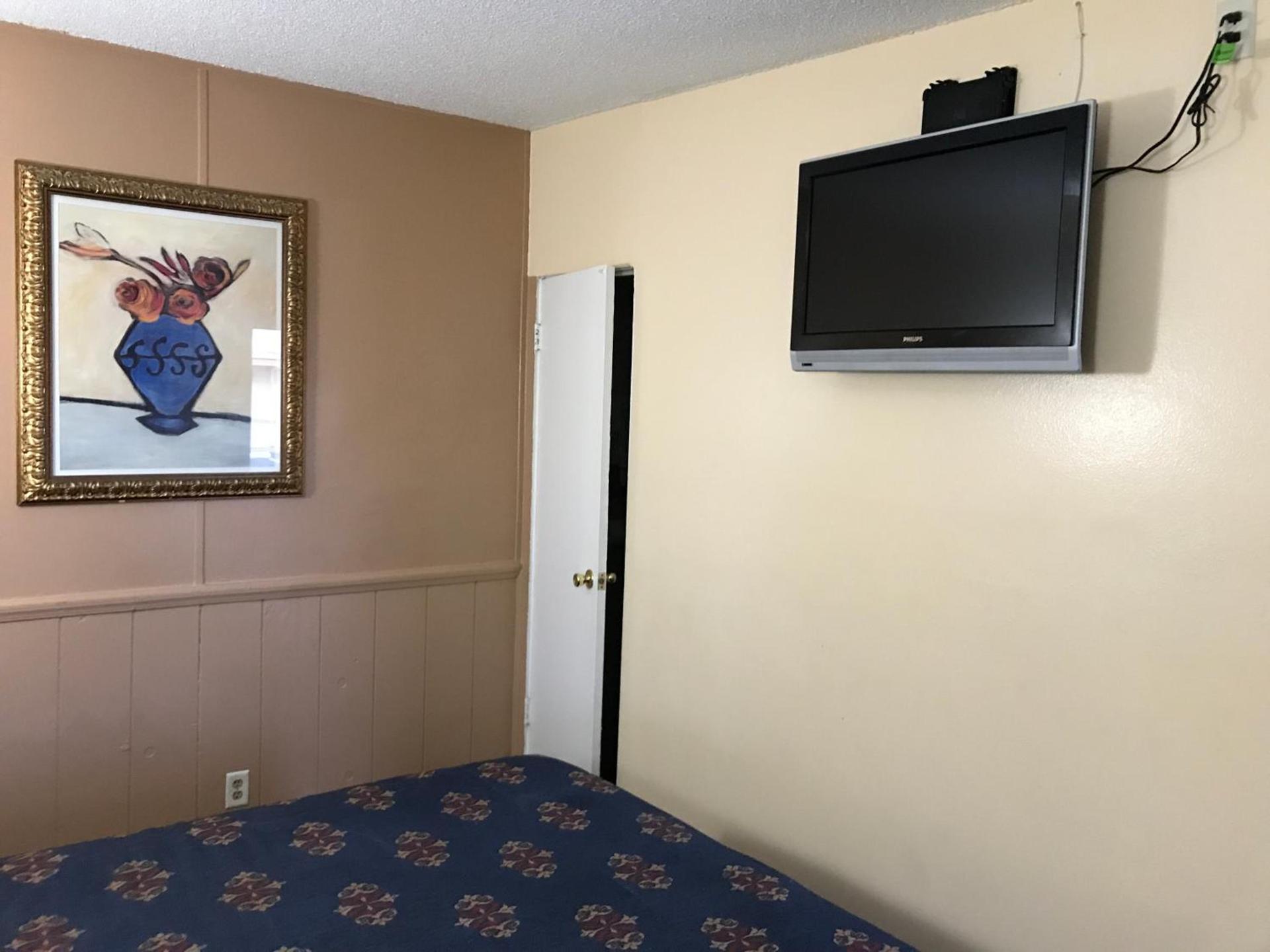 A Fisher's Inn Motel photo 11