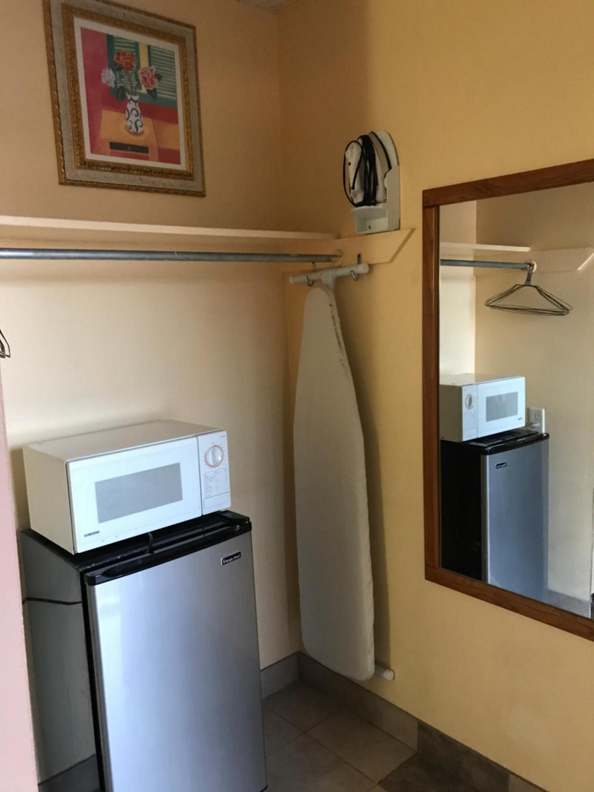 A Fisher's Inn Motel photo 17