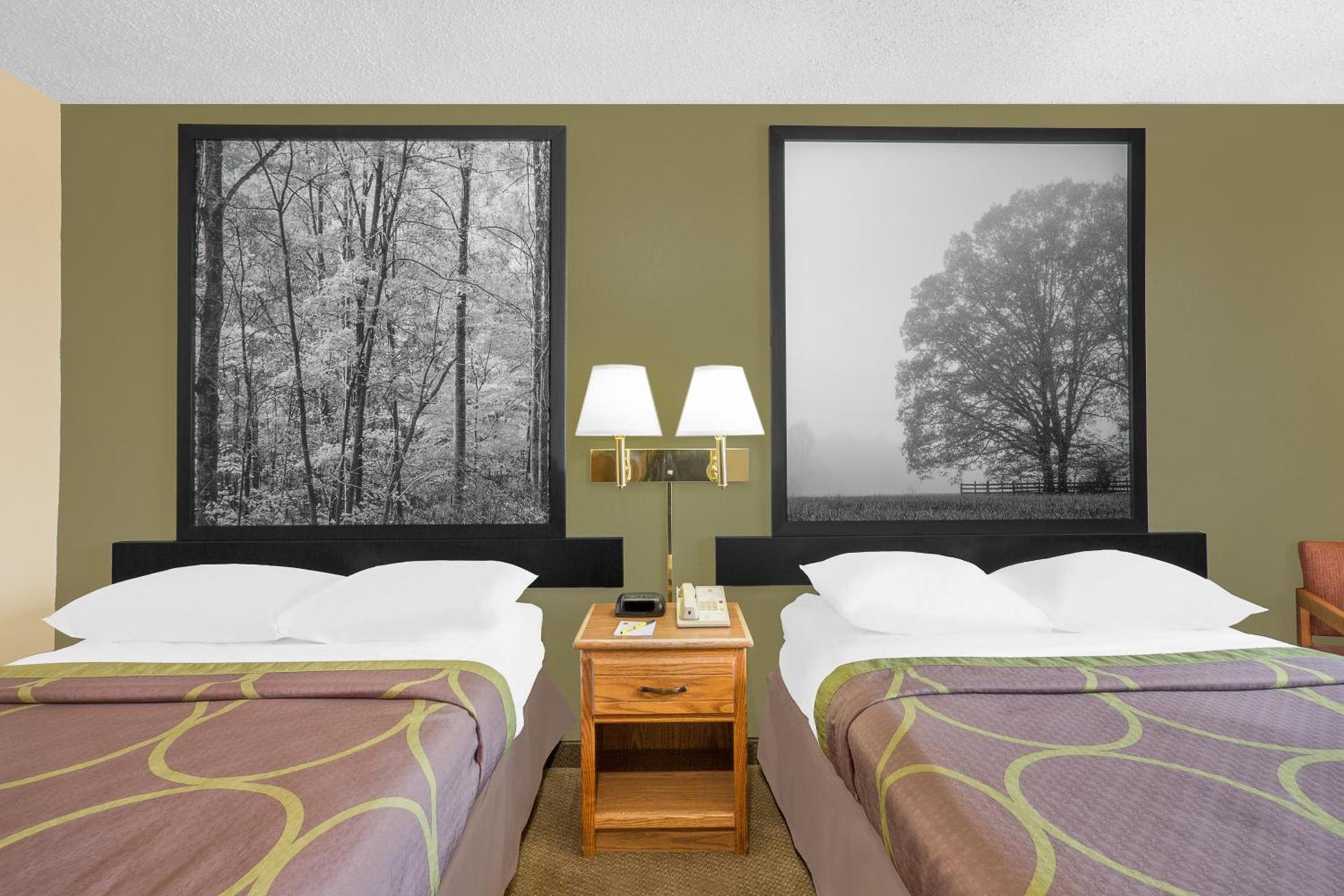 Super 8 by Wyndham Roanoke VA photo 26