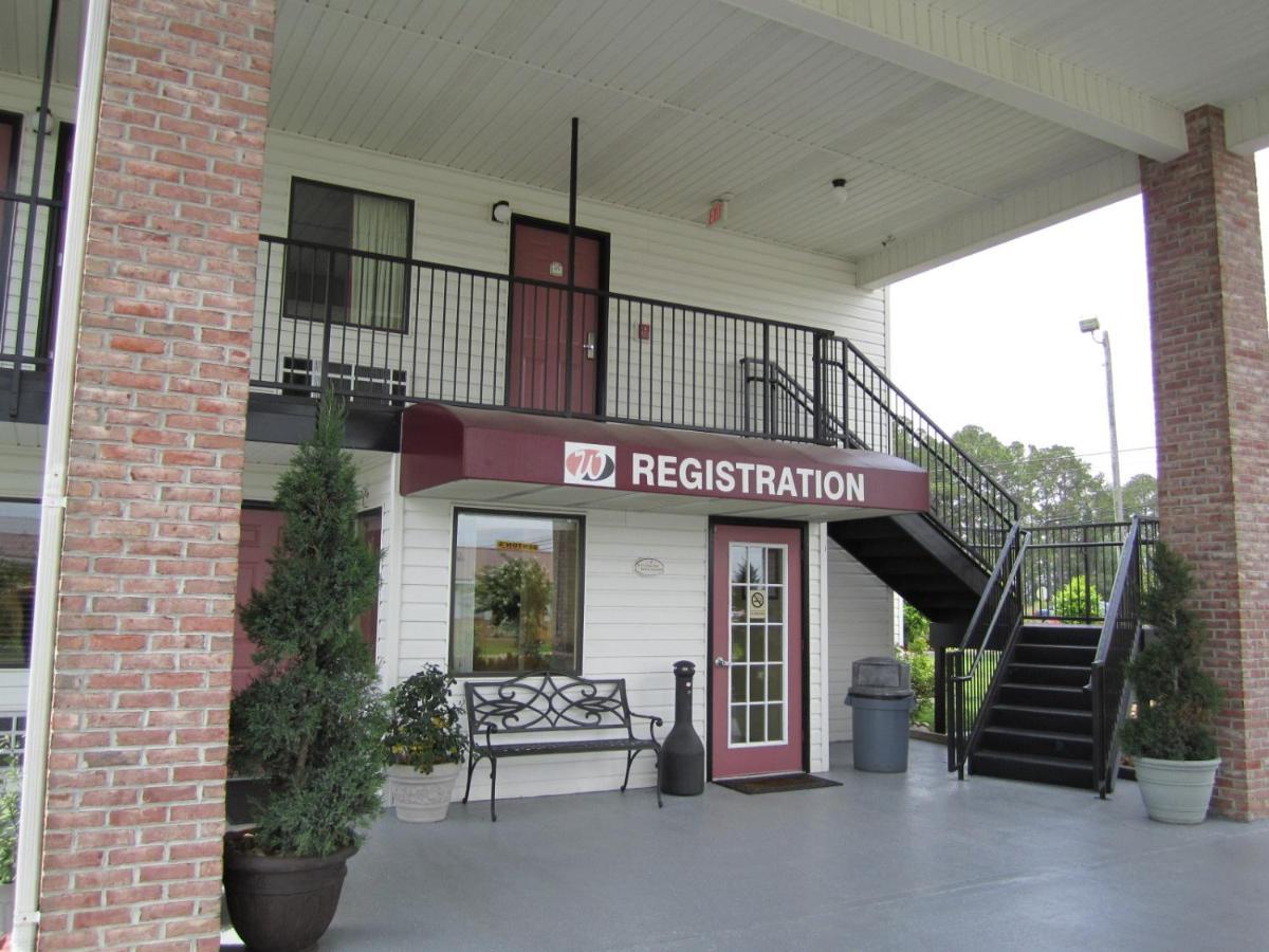 Western Inn & Suites photo 12