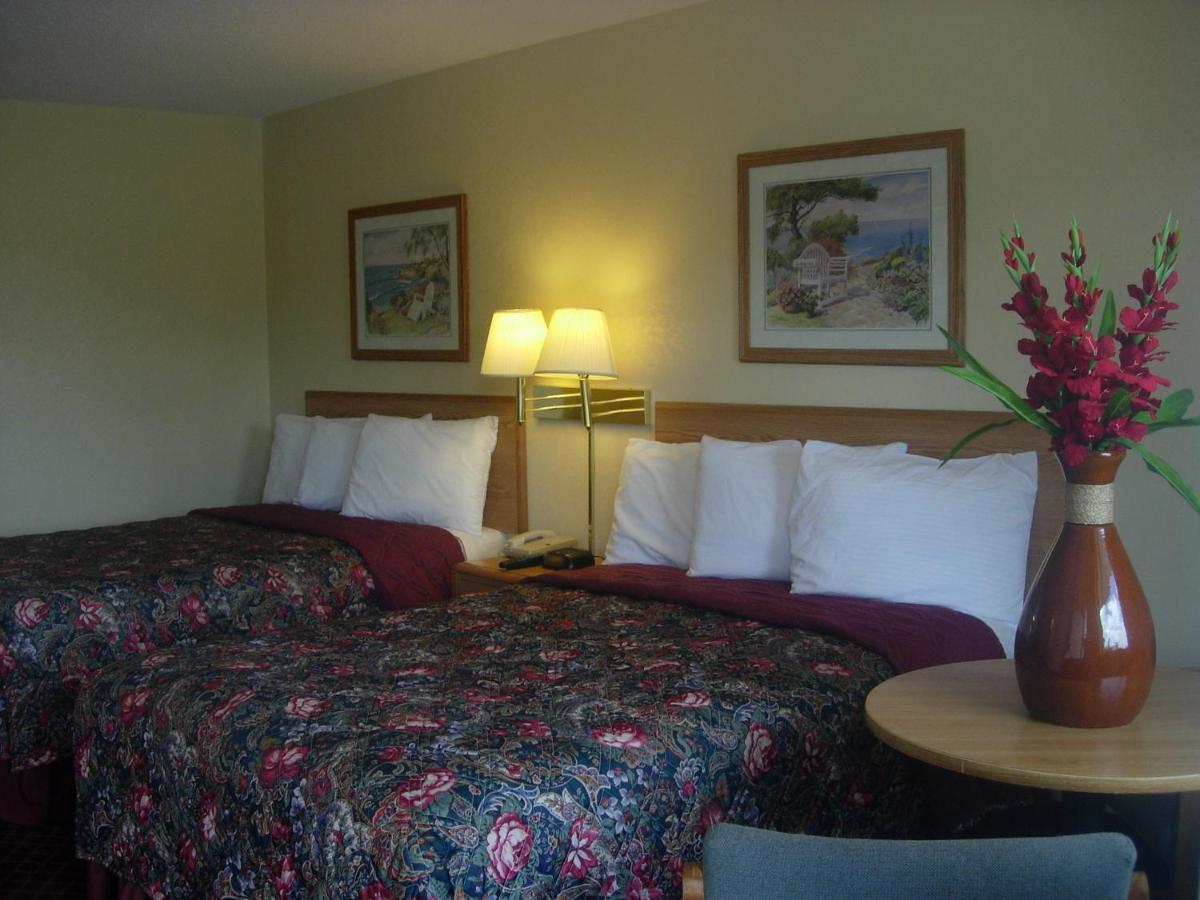 Western Inn & Suites photo 16