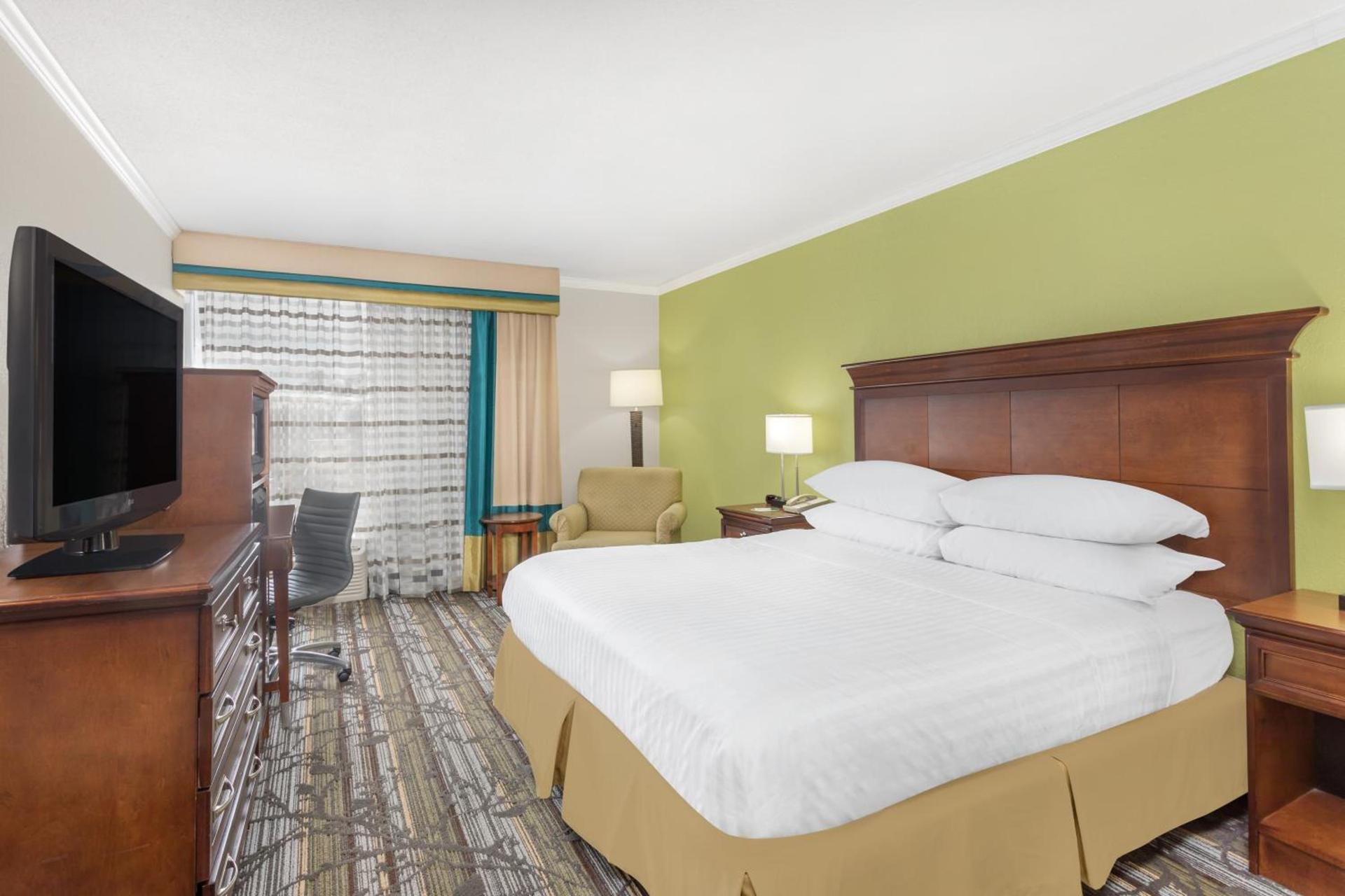 Wyndham Garden Summerville photo 14