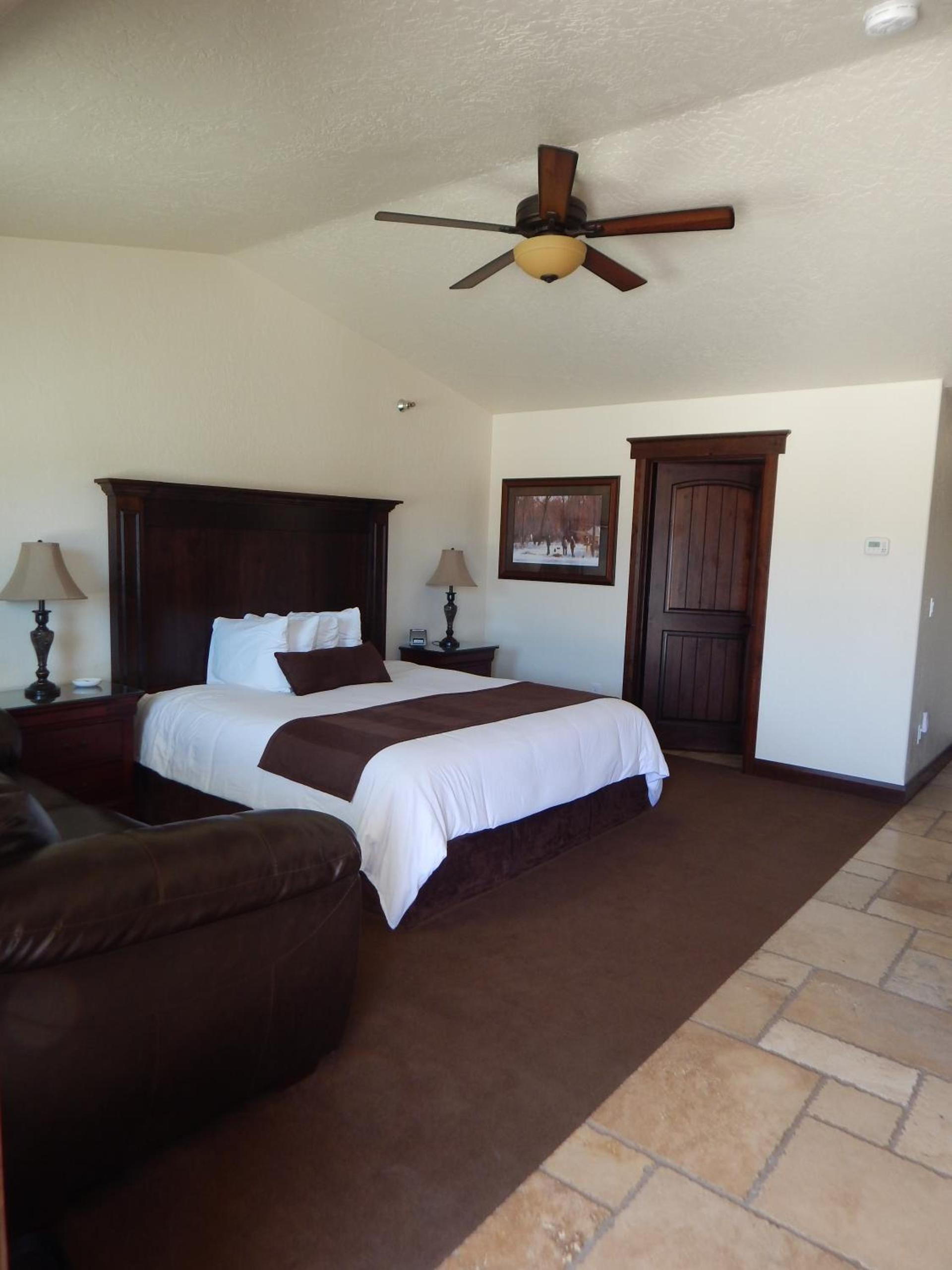 Winterton Suites photo 17