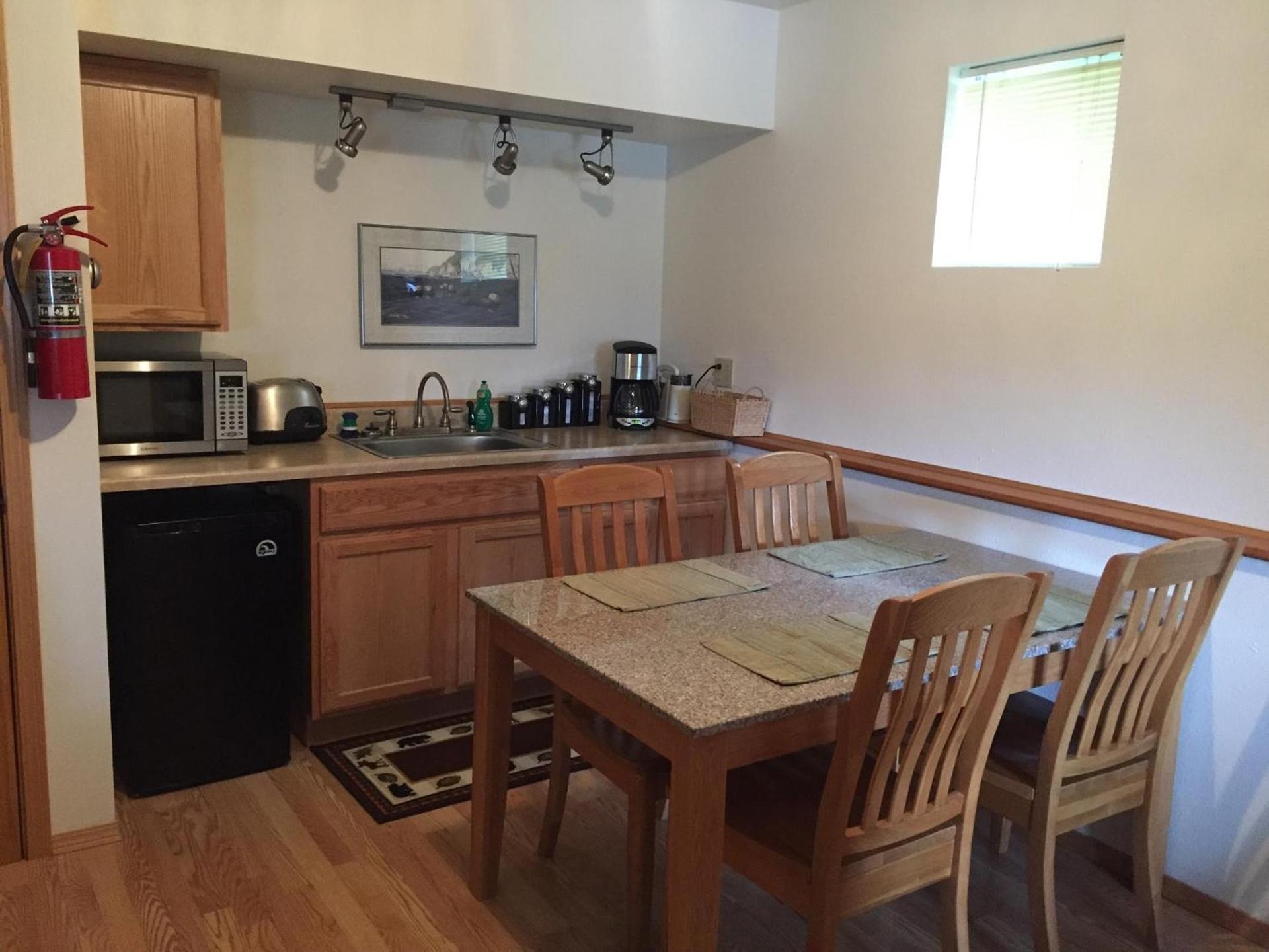 Bears Den Alaska Lodging photo 15