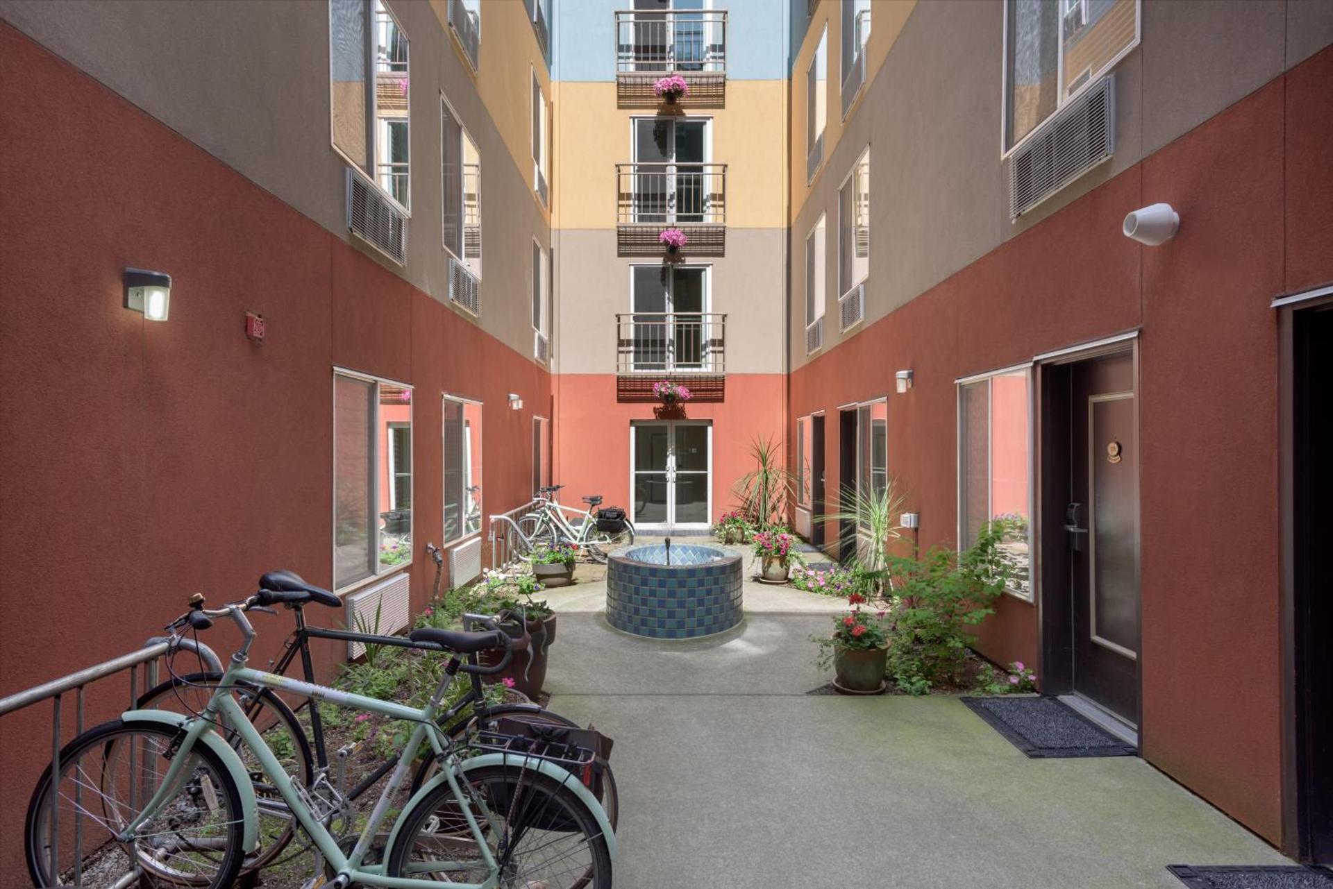 Belltown Inn photo 11