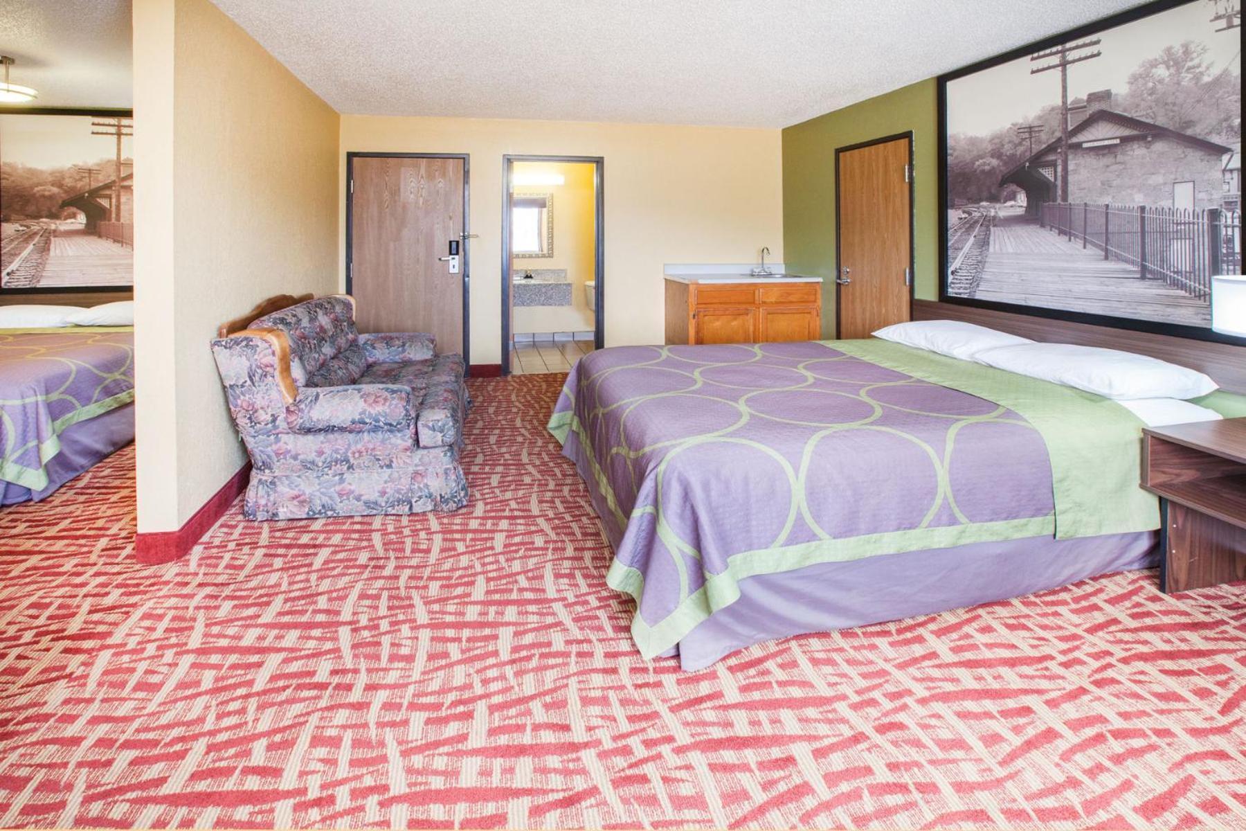 Super 8 by Wyndham Van Buren/Ft. Smith Area photo 29