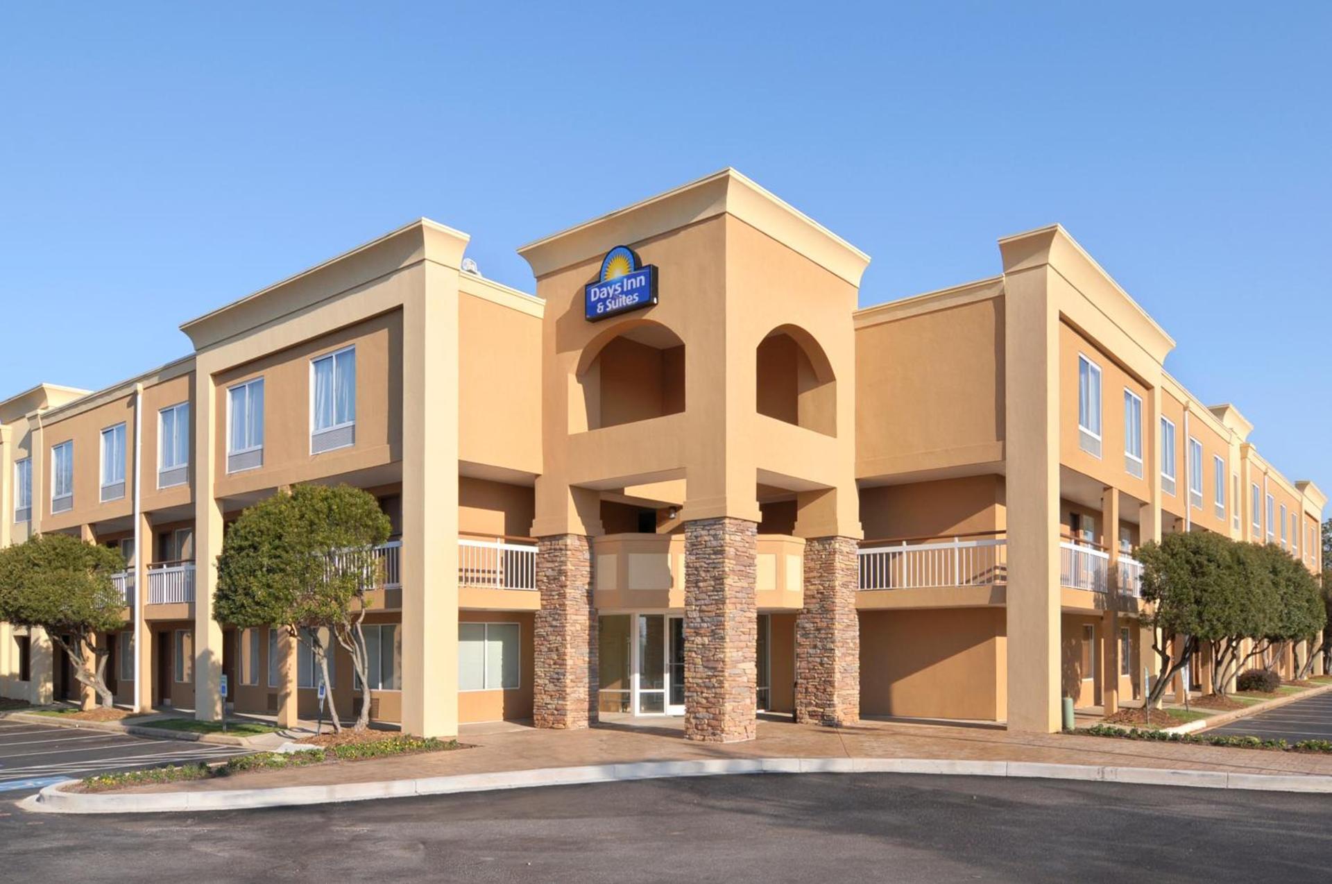 Days Inn by Wyndham Greenville photo 13