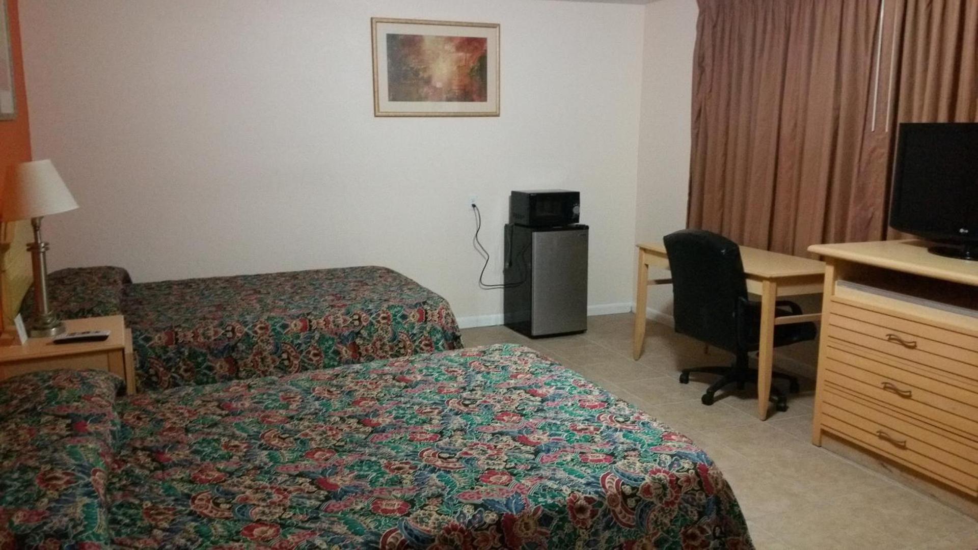 Travelers Inn - Clearwater photo 4
