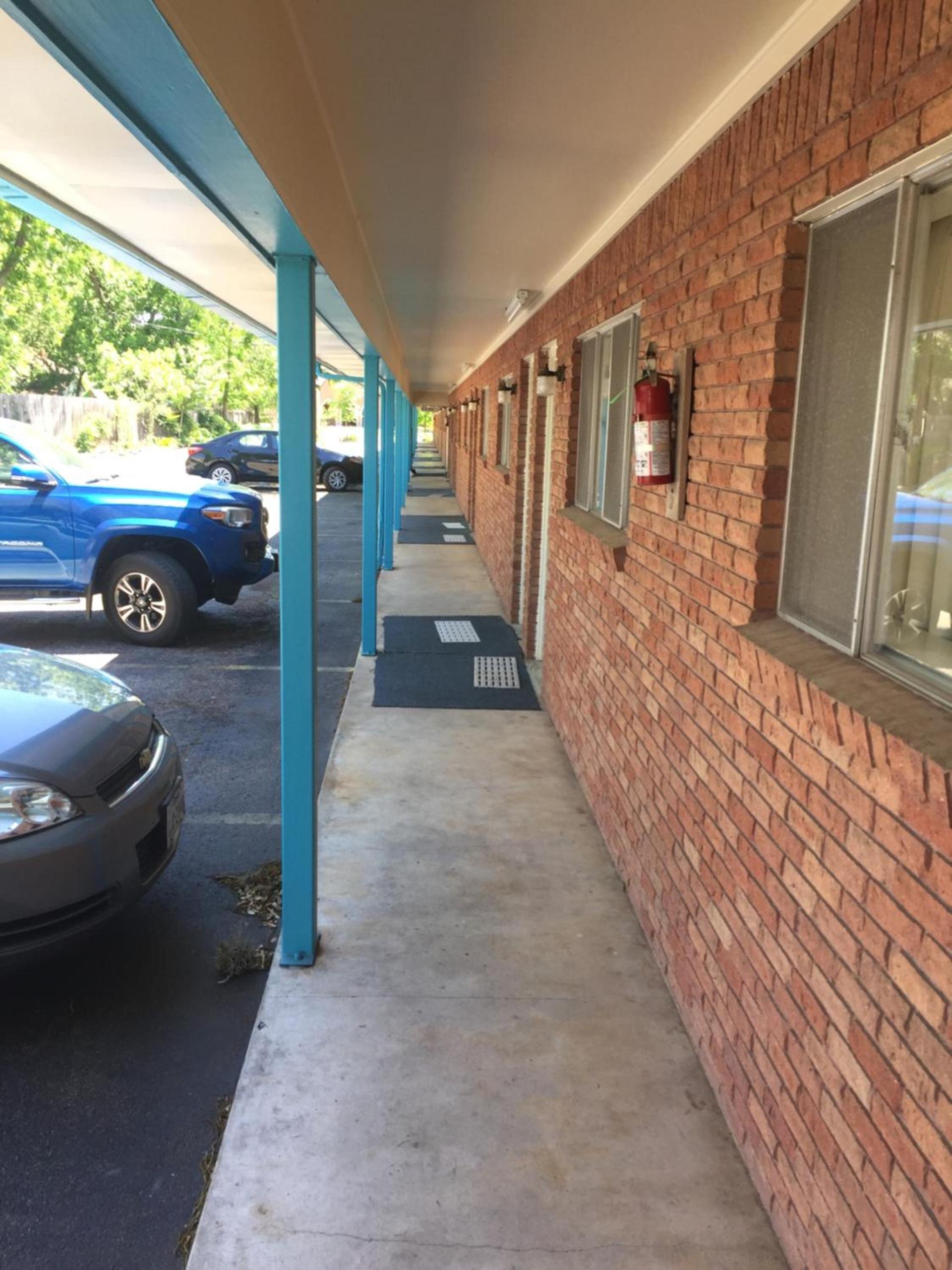 The Oak Motel photo 45