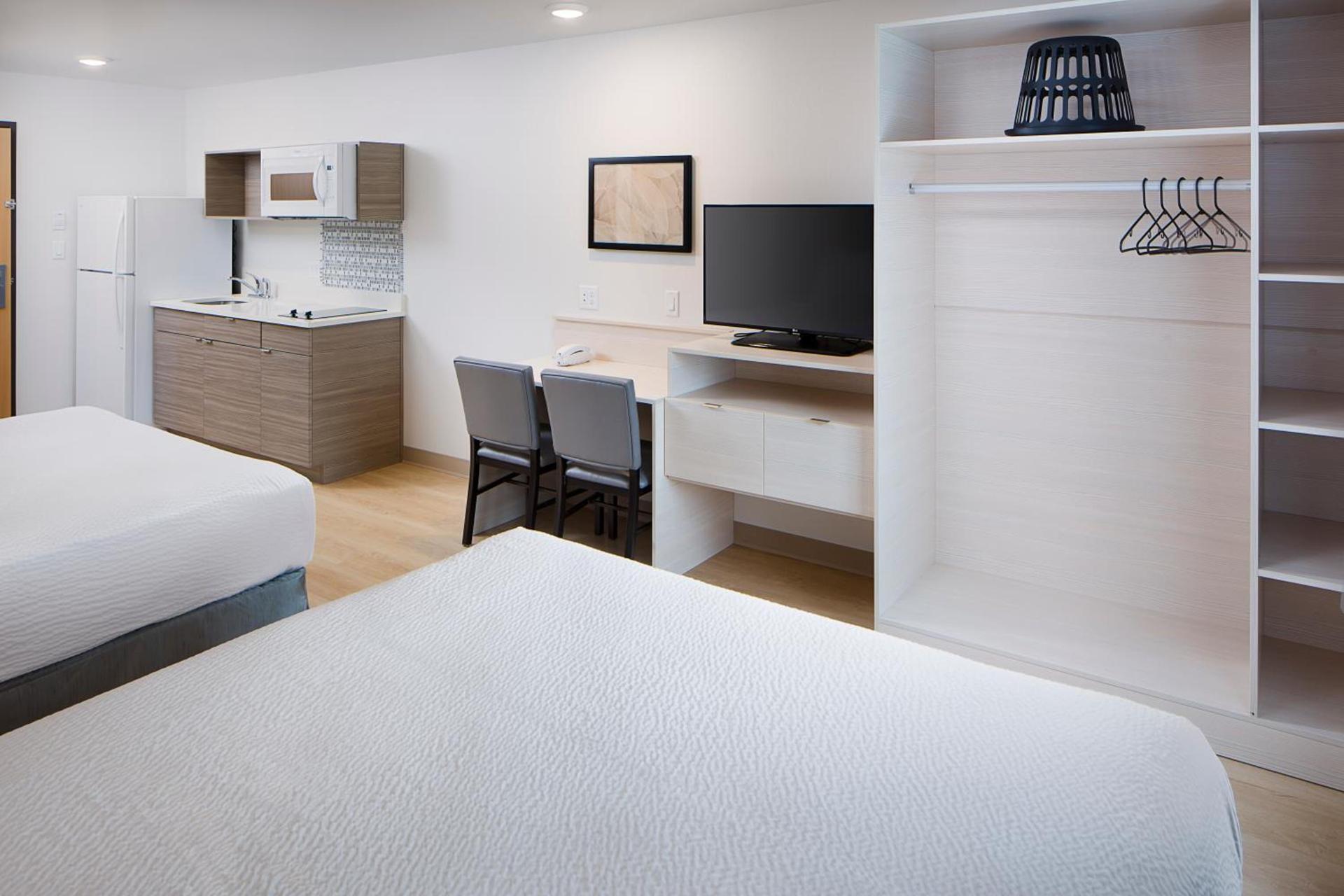 WoodSpring Suites Seattle Everett photo 2