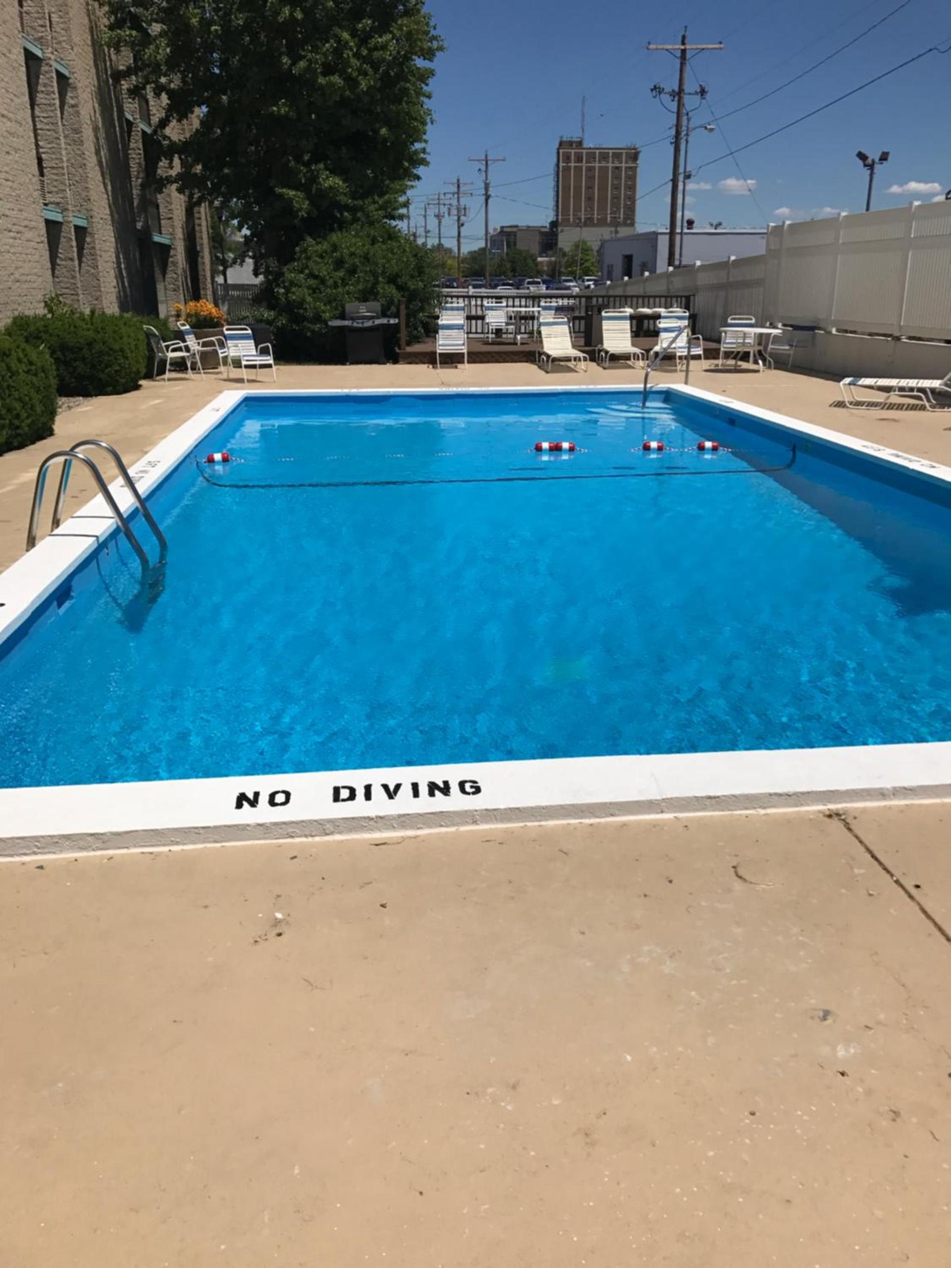 Days Hotel by Wyndham Danville Conference Center photo 17