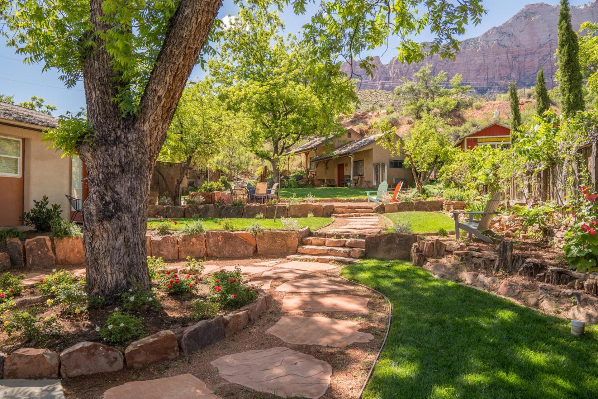 Red Rock Inn Cottages photo 15