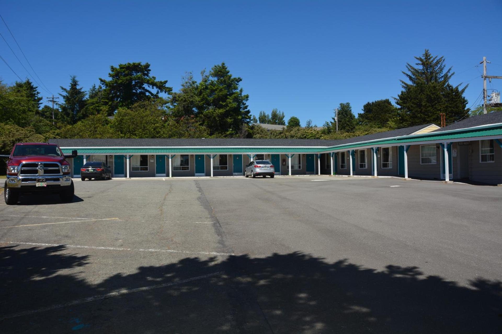 Pacific Sunset Inn — hotel in Brookings