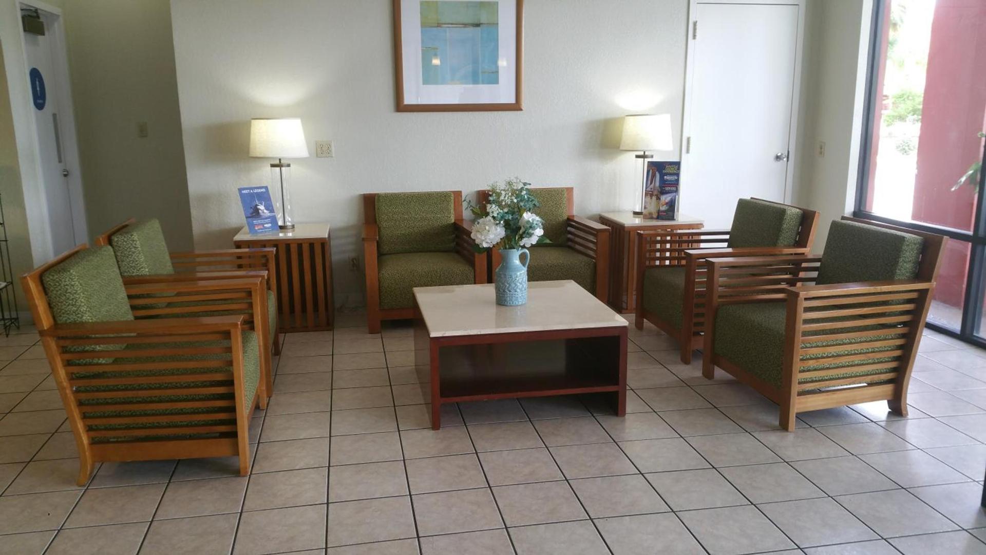 Days Inn by Wyndham Cocoa Cruiseport West At I-95/524 photo 57