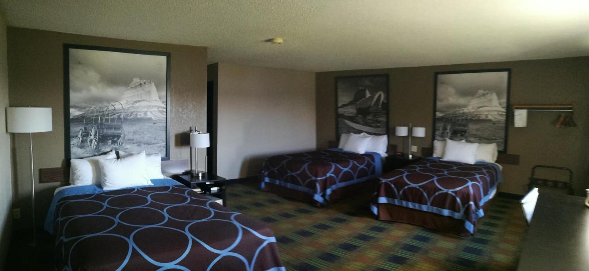 Super 8 by Wyndham Keokuk photo 19