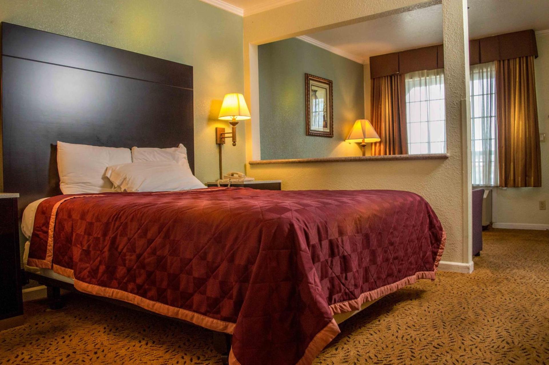 Executive Inn & Suites Sacramento photo 10