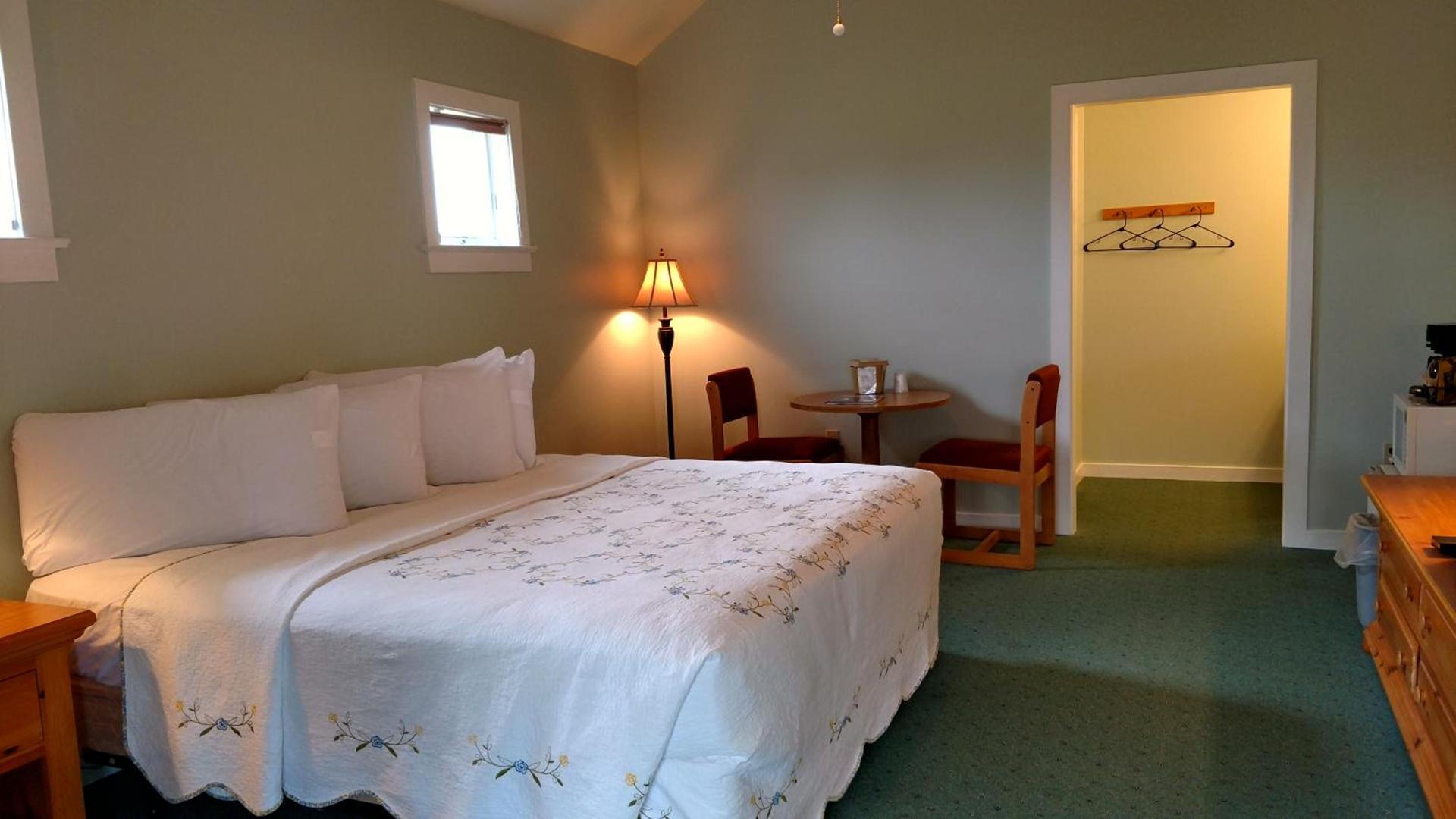 Spruce Lane Lodge and Cottages photo 25