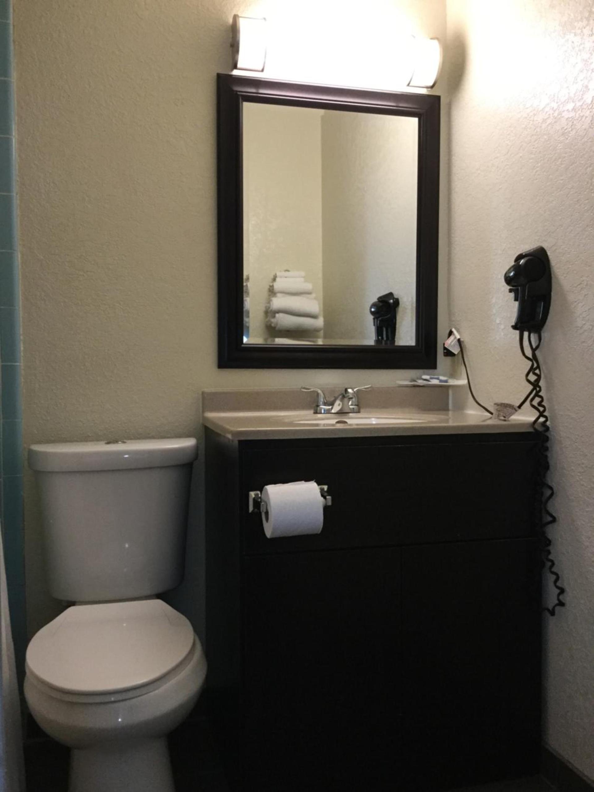 Best Motel photo 27
