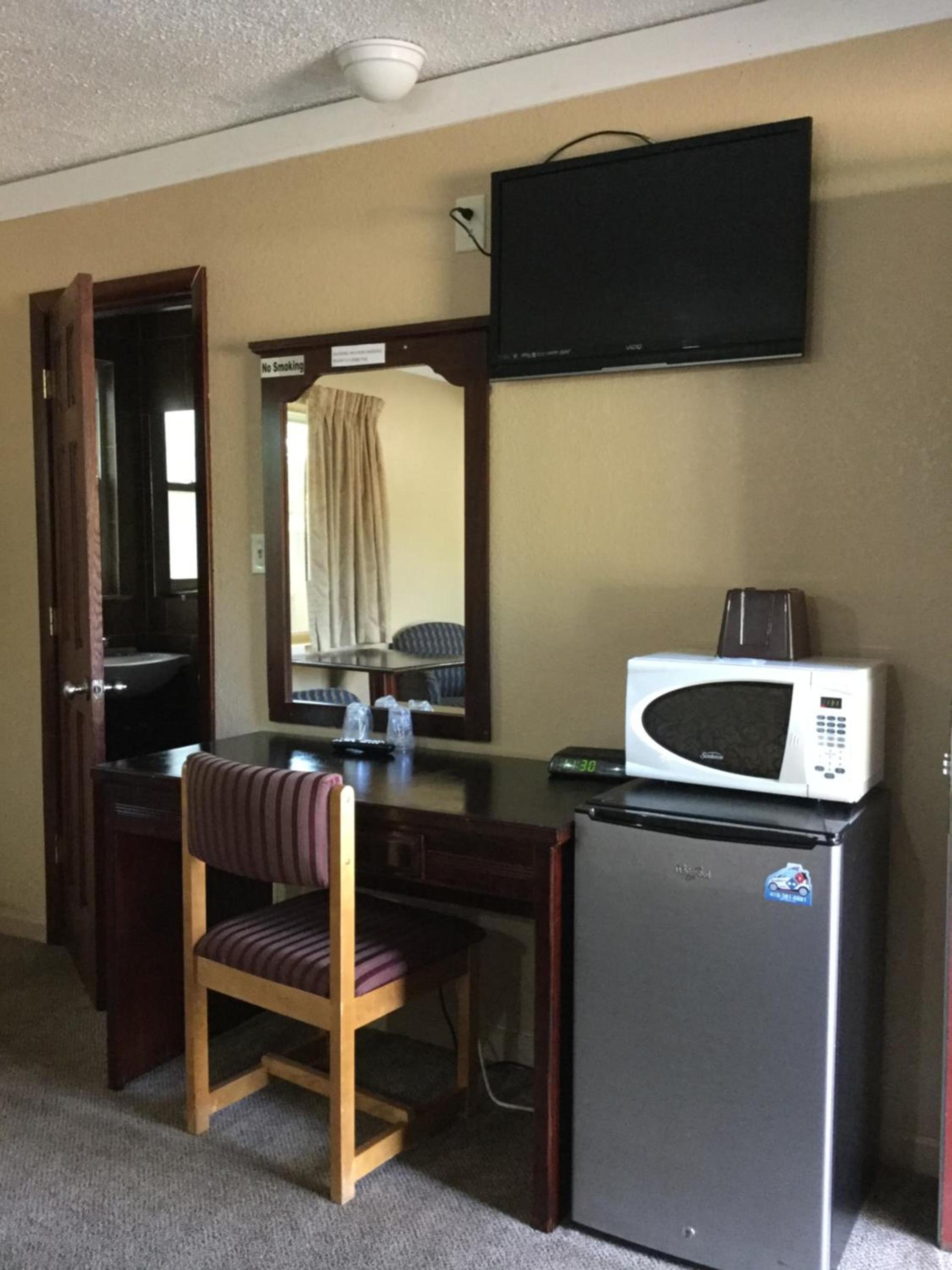 Best Motel photo 6