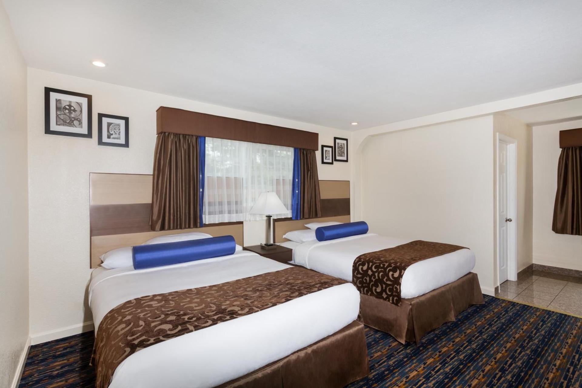 Howard Johnson By Wyndham Berkeley photo 23