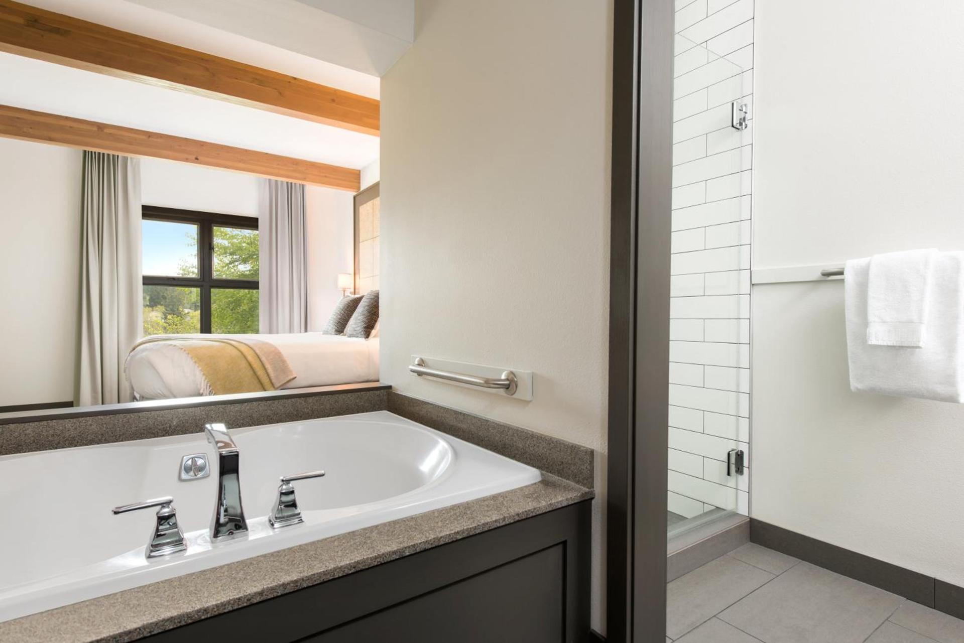 Friday Harbor House photo 10