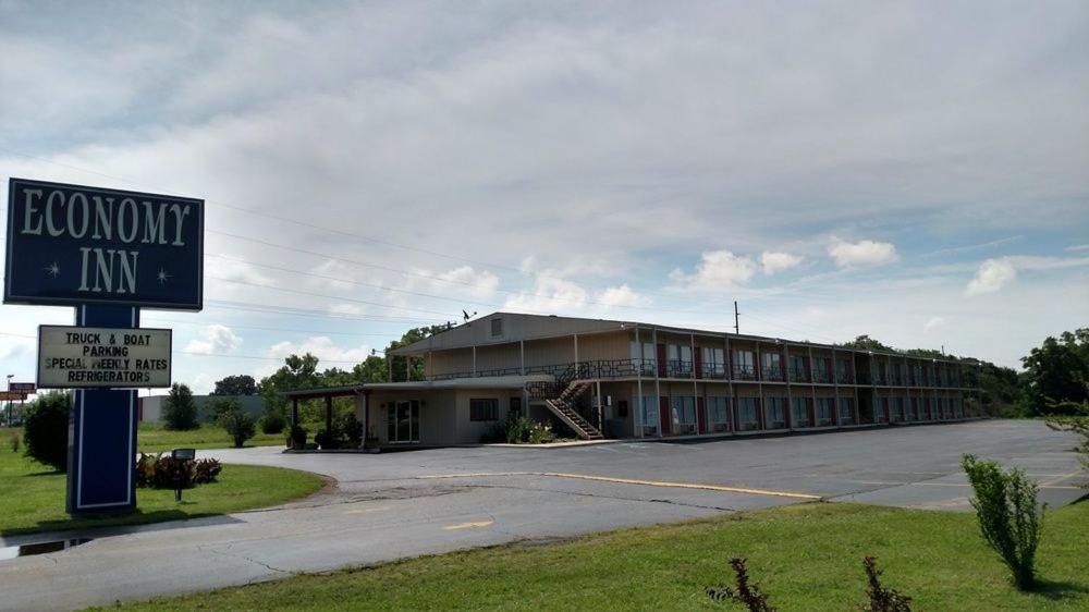 Economy Inn photo 1